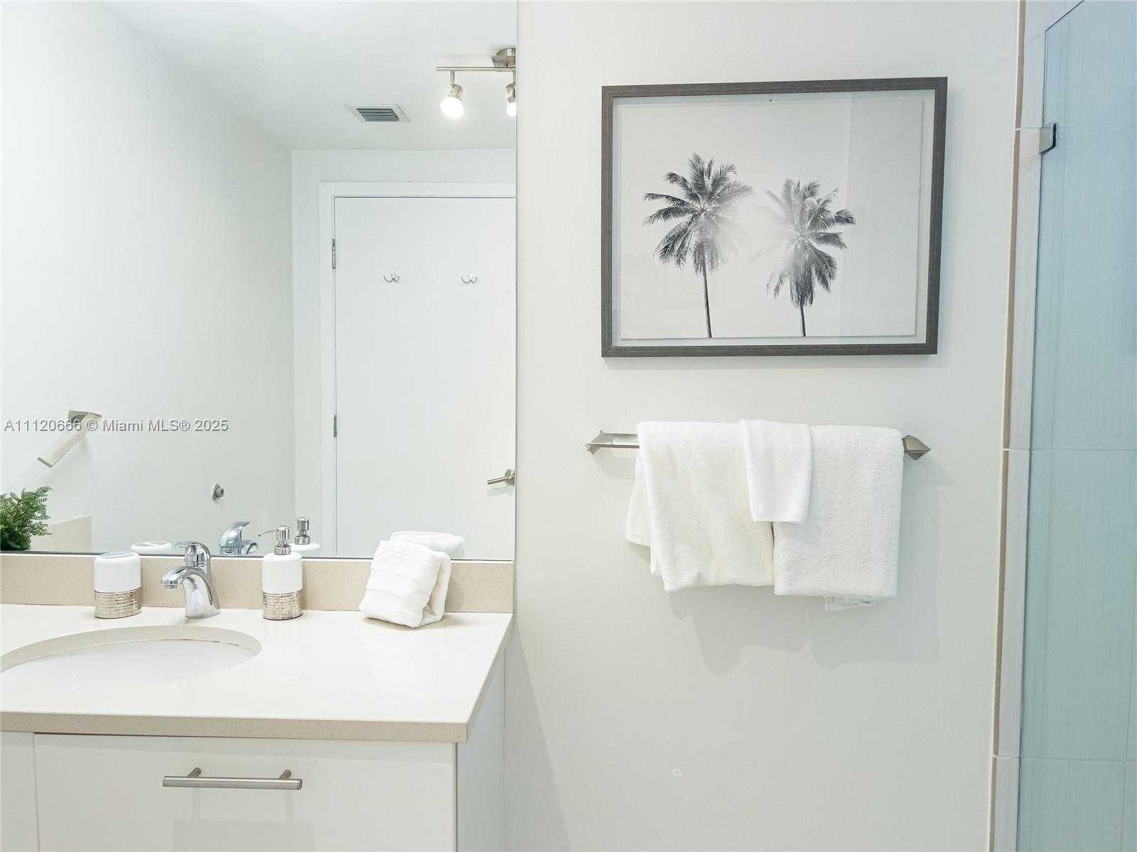 Small Image of 3250 NE 1st Ave, Miami, FL 33137, USA Number 23