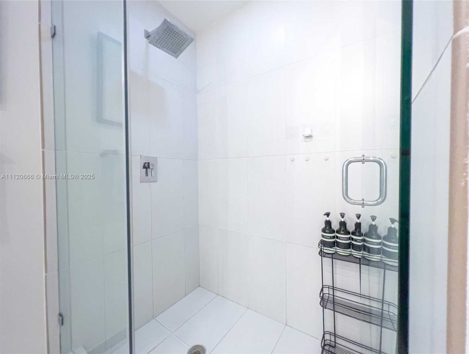 Small Image of 3250 NE 1st Ave, Miami, FL 33137, USA Number 33