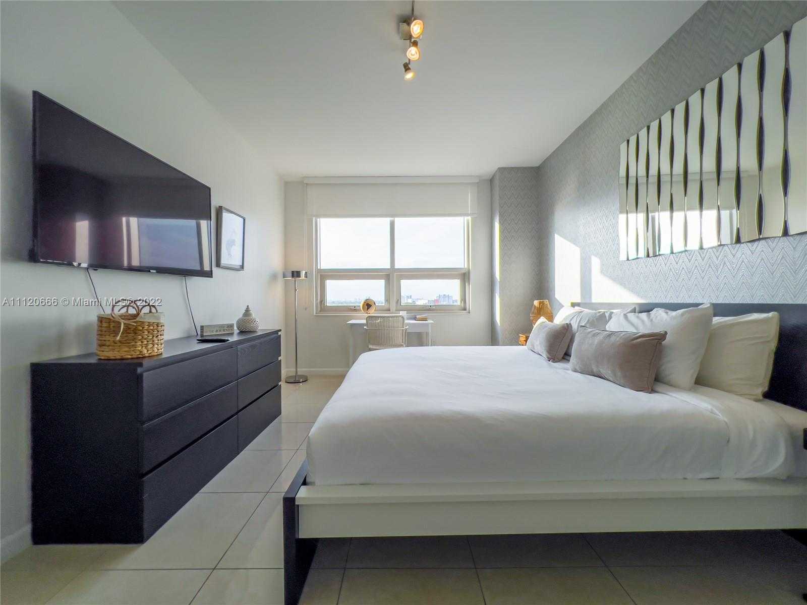 Small Image of 3250 NE 1st Ave, Miami, FL 33137, USA Number 47