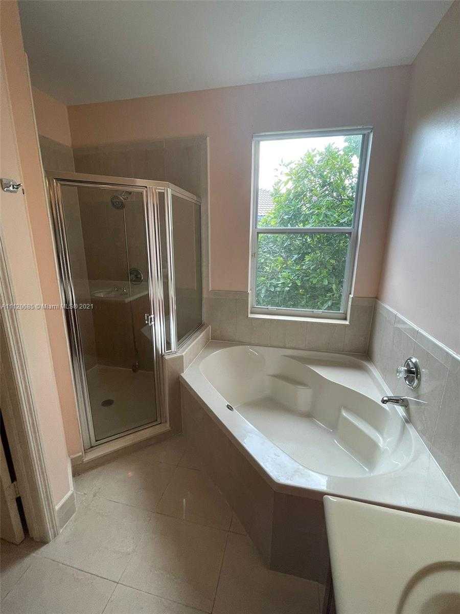 Small Image of 3820 SW 48th Ave, Pembroke Park, FL 33023, USA Number 15