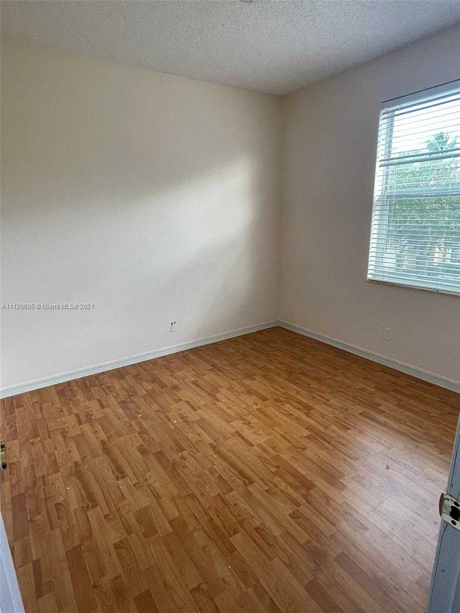 Small Image of 3820 SW 48th Ave, Pembroke Park, FL 33023, USA Number 19