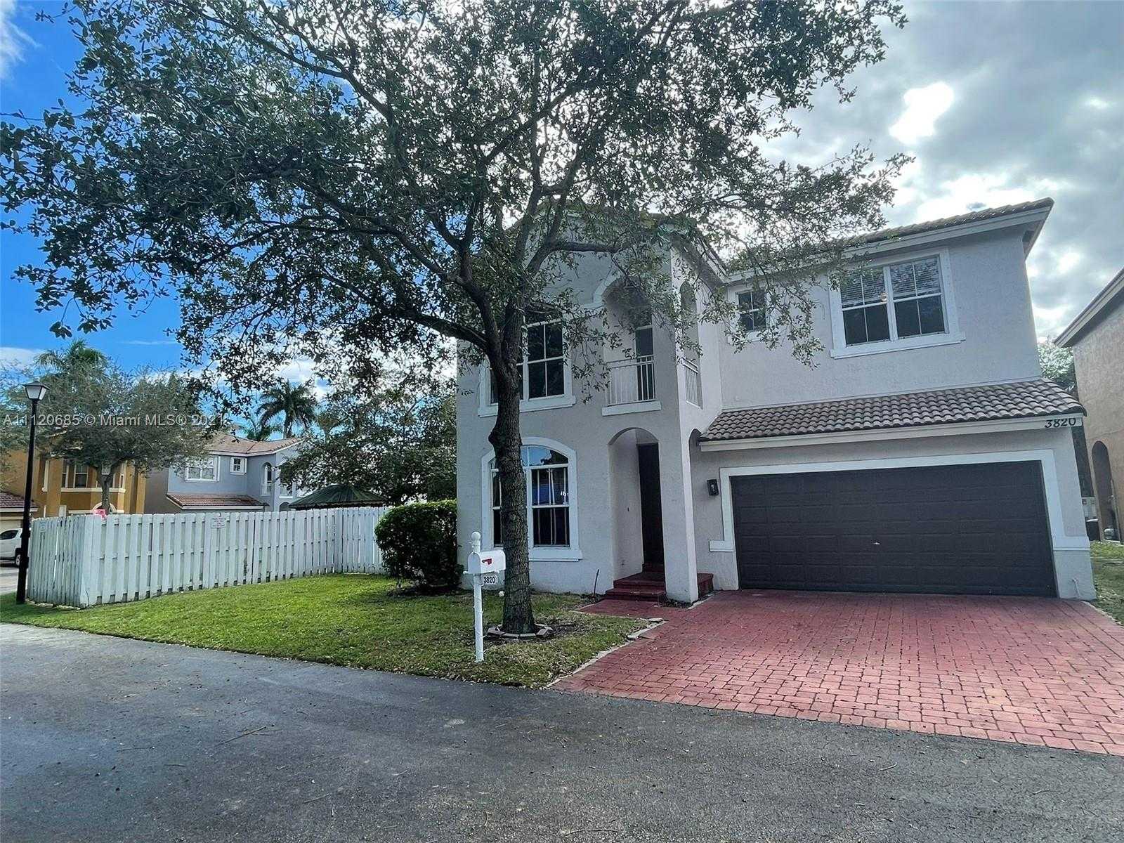 Small Image of 3820 SW 48th Ave, Pembroke Park, FL 33023, USA Number 2