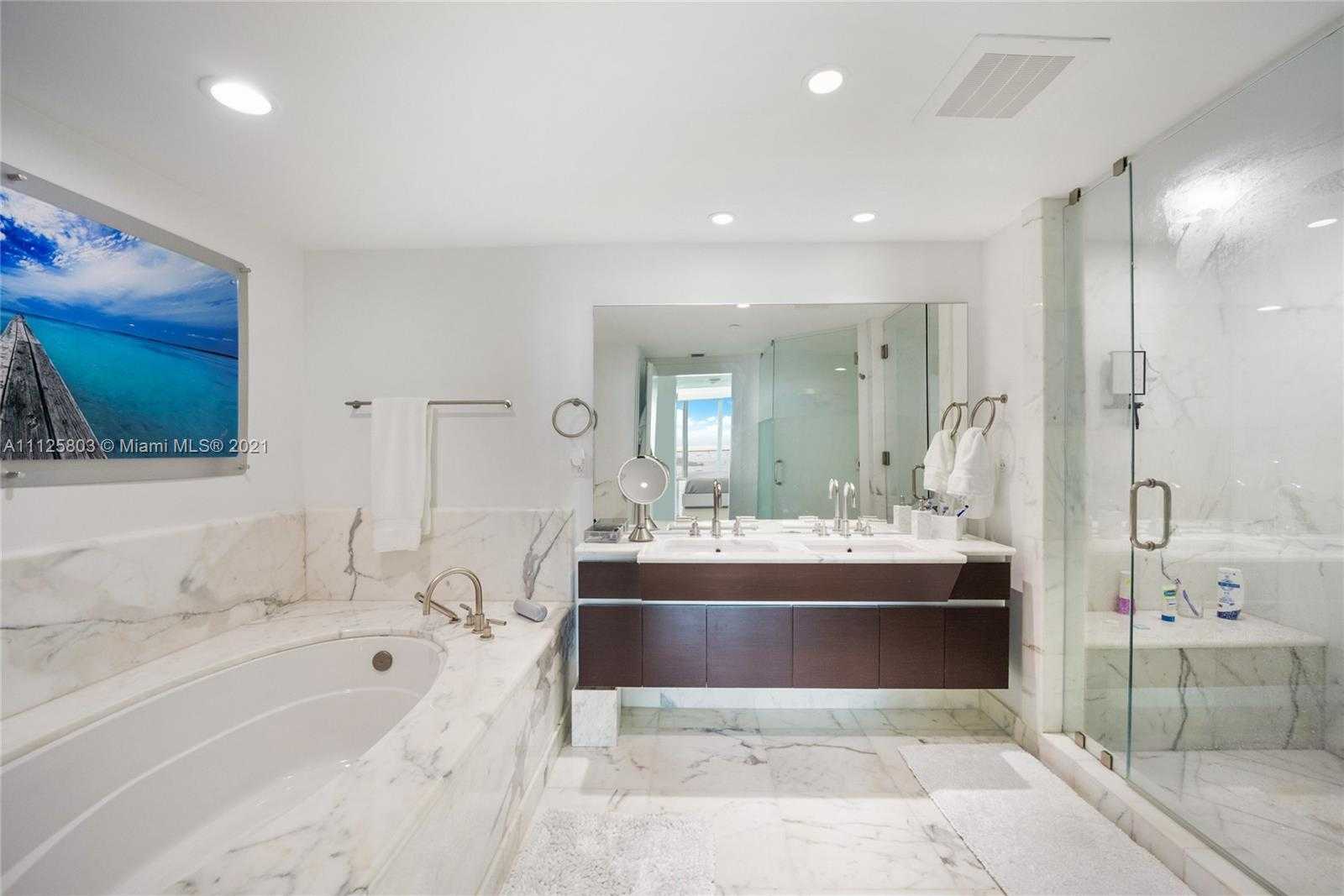 Small Image of 2627 S Bayshore Dr, Coconut Grove, FL 33133, USA Number 17
