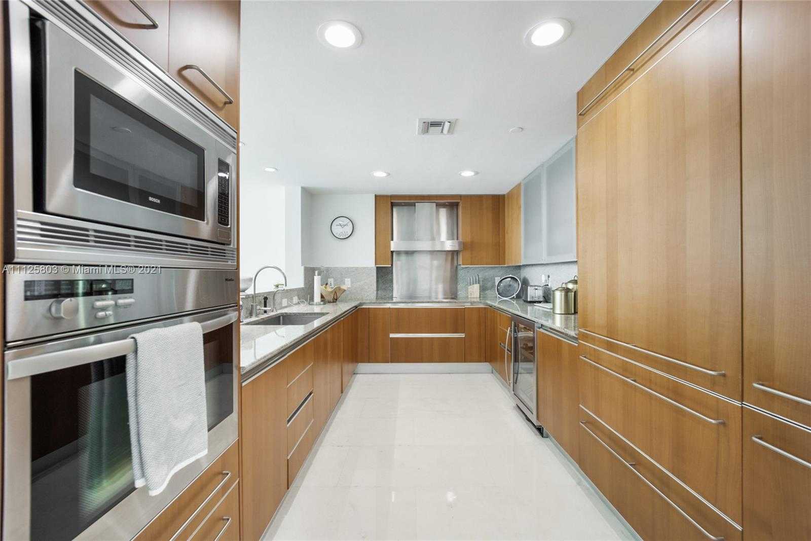 Small Image of 2627 S Bayshore Dr, Coconut Grove, FL 33133, USA Number 7