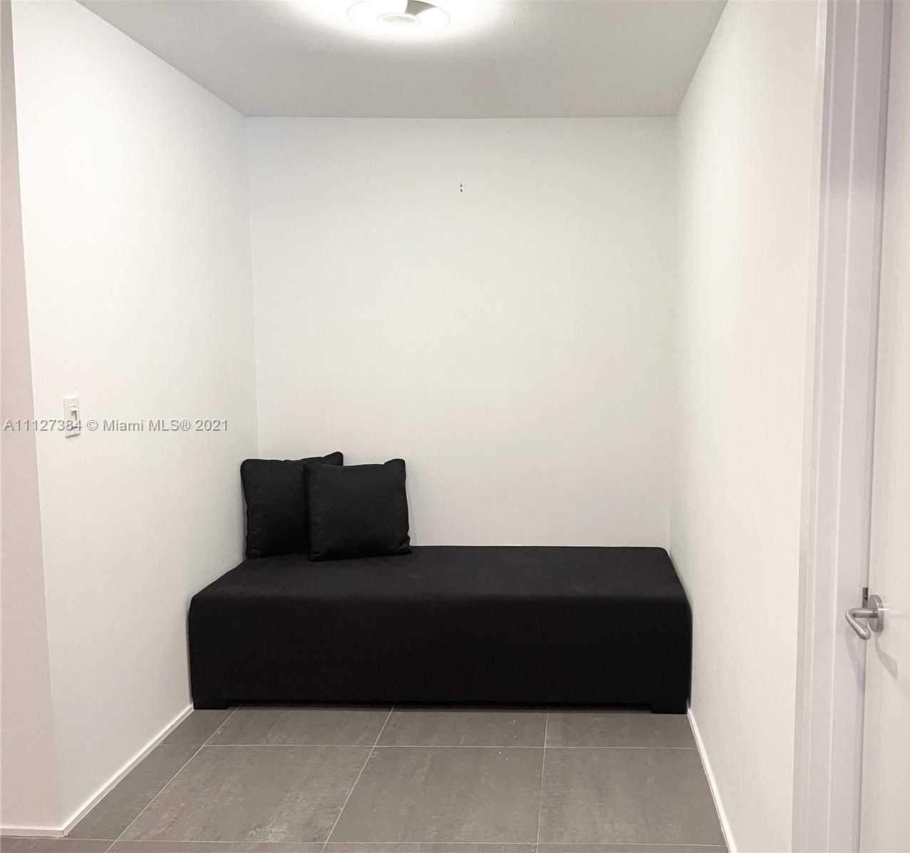 Small Image of 6103 Aqua Ave, Miami Beach, FL 33141, USA Number 12