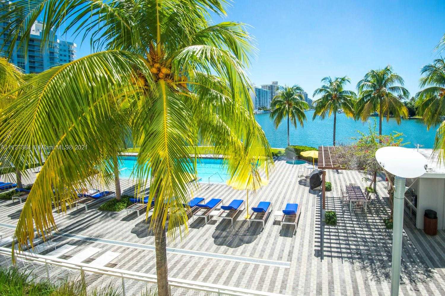Small Image of 6103 Aqua Ave, Miami Beach, FL 33141, USA Number 17