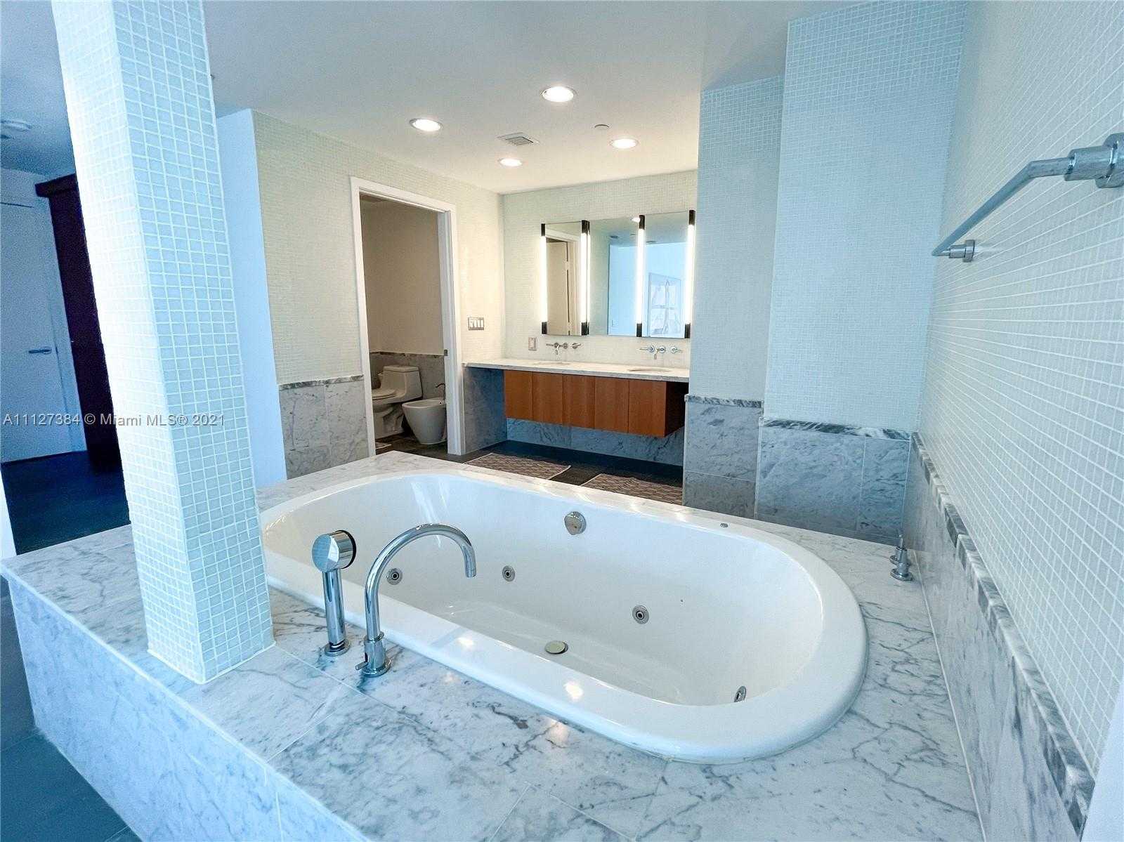 Small Image of 6103 Aqua Ave, Miami Beach, FL 33141, USA Number 9