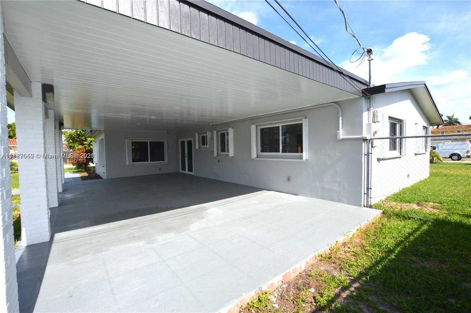 Small Image of 9040 SW 48th Terrace, Miami, FL 33165, USA Number 15