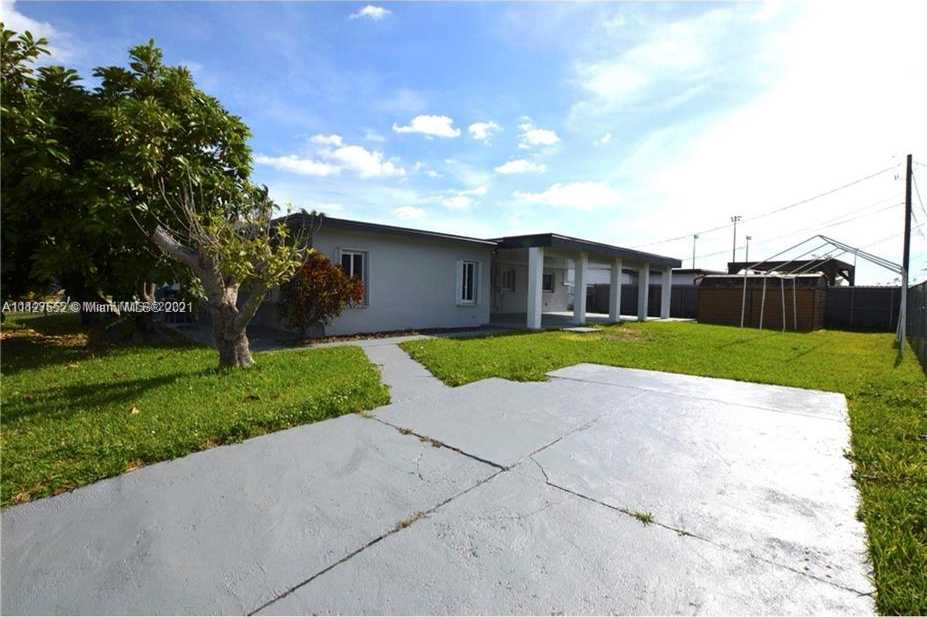 Small Image of 9040 SW 48th Terrace, Miami, FL 33165, USA Number 17