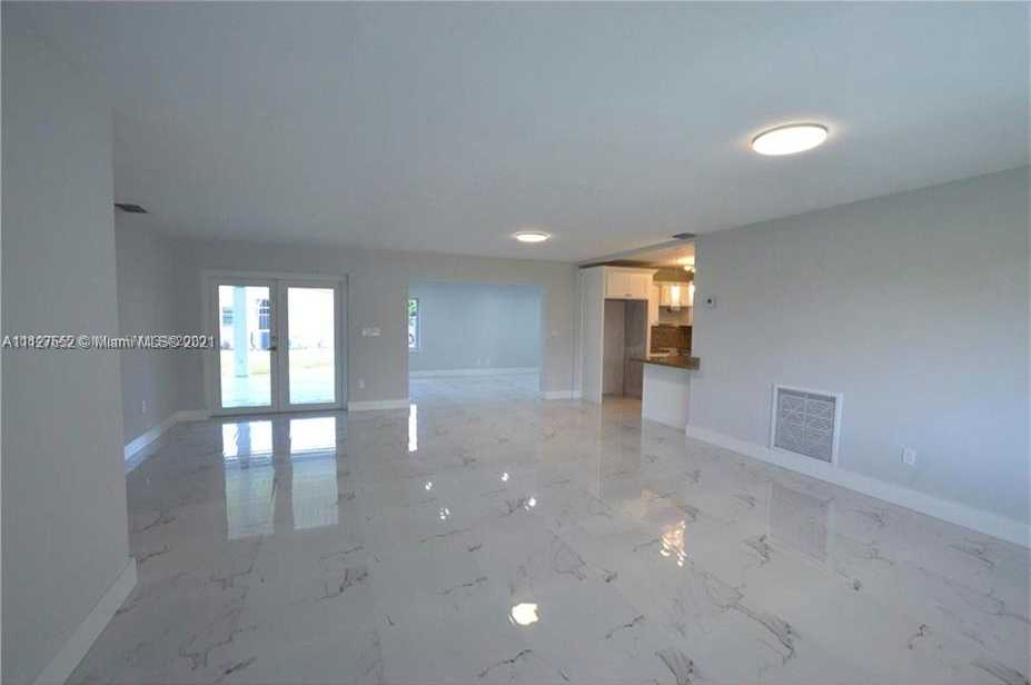 Small Image of 9040 SW 48th Terrace, Miami, FL 33165, USA Number 2