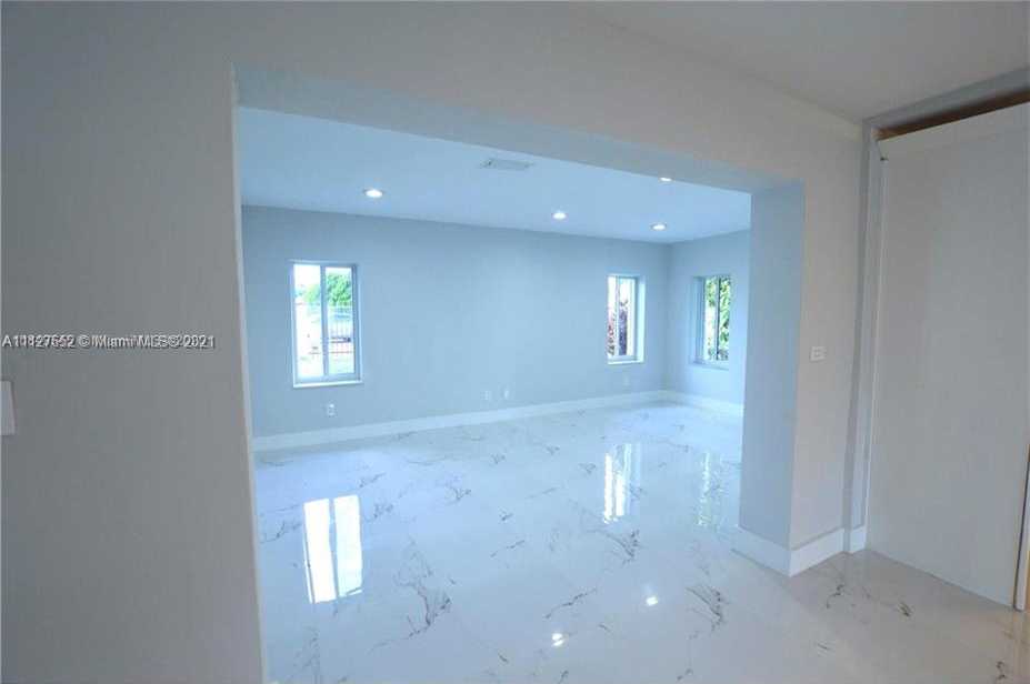 Small Image of 9040 SW 48th Terrace, Miami, FL 33165, USA Number 3