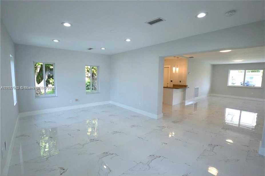 Small Image of 9040 SW 48th Terrace, Miami, FL 33165, USA Number 4