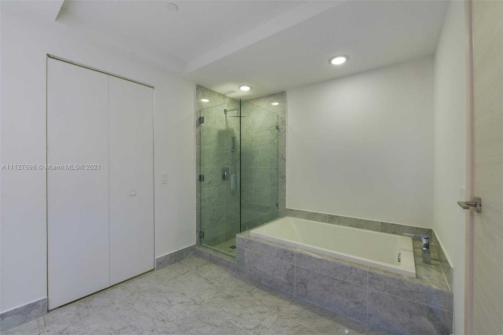 Small Image of 801 S Miami Ave, Miami, FL 33131, USA Number 7