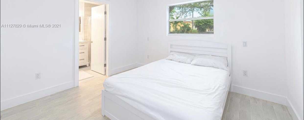 Small Image of 6253 SW 62nd Ct, South Miami, FL 33143, USA Number 11