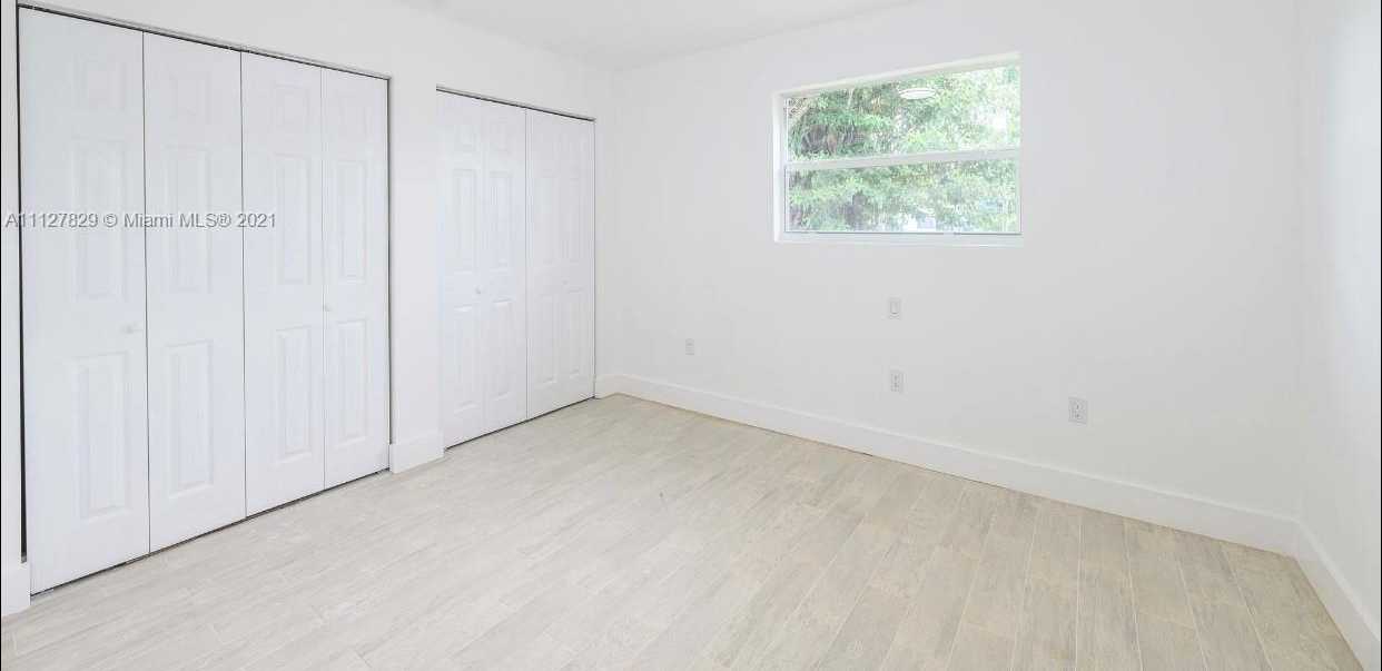 Small Image of 6253 SW 62nd Ct, South Miami, FL 33143, USA Number 14