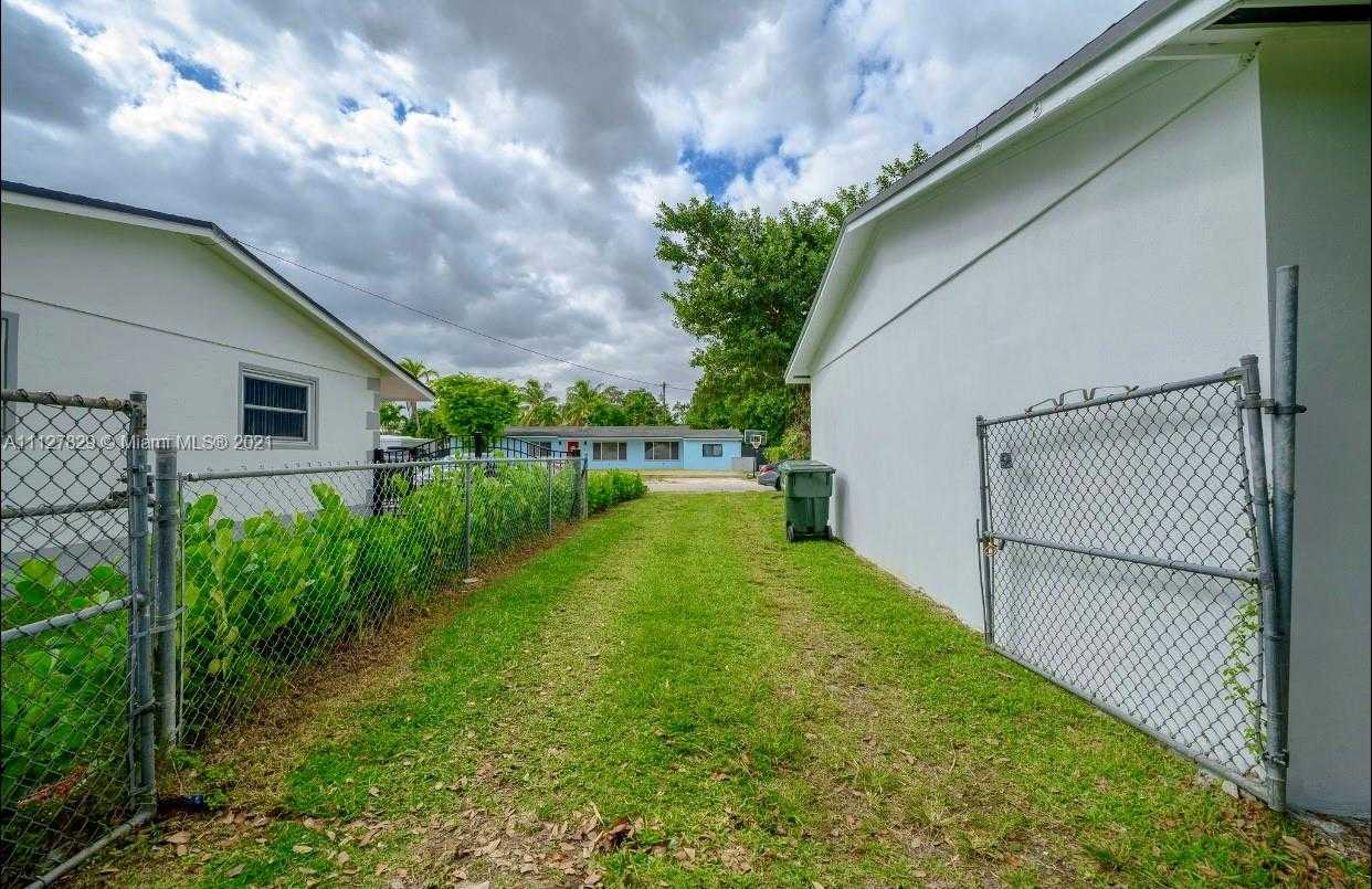 Small Image of 6253 SW 62nd Ct, South Miami, FL 33143, USA Number 19