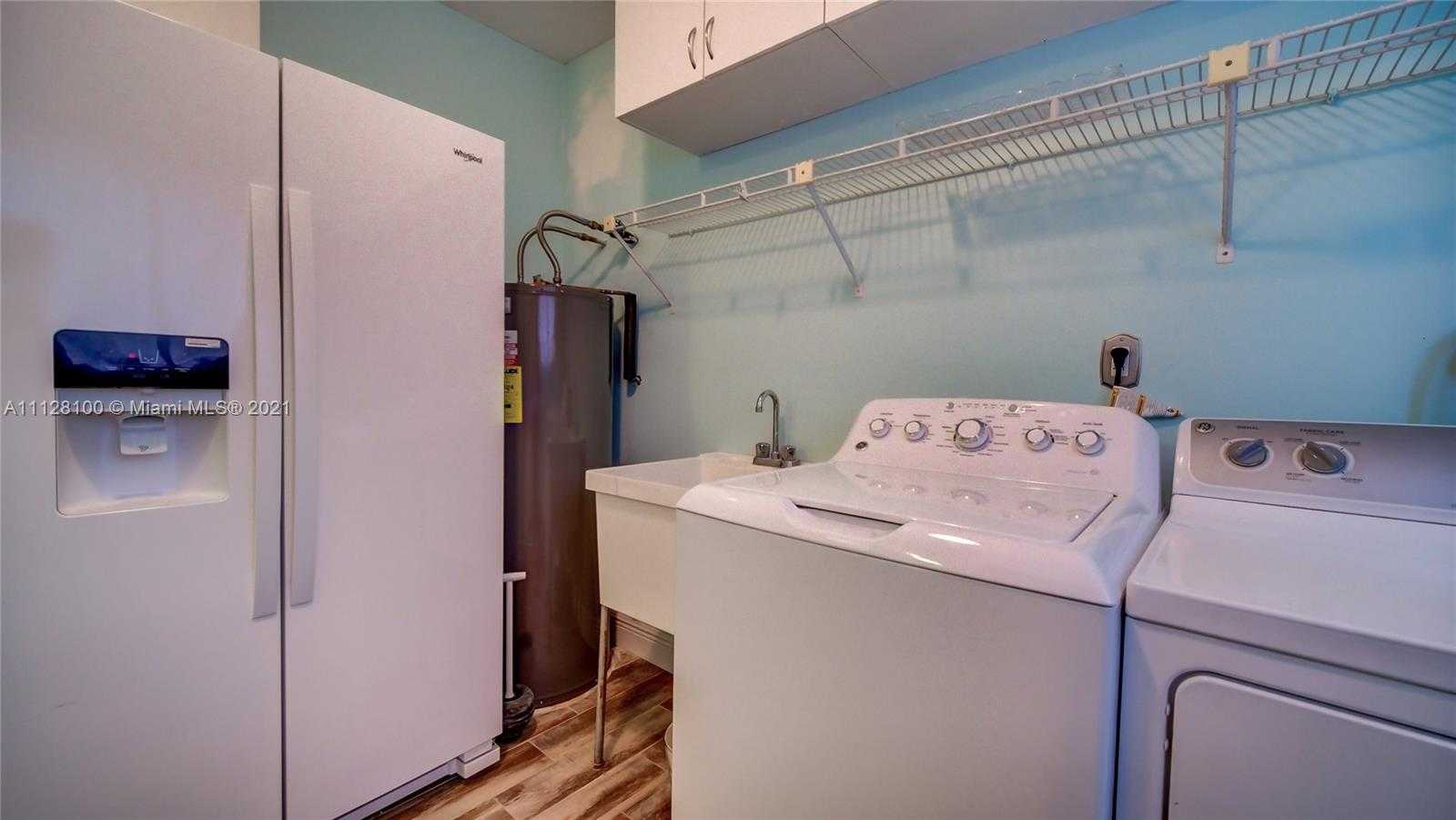 Small Image of 7700 Hawthorne Ave, Miami Beach, FL 33141, USA Number 31
