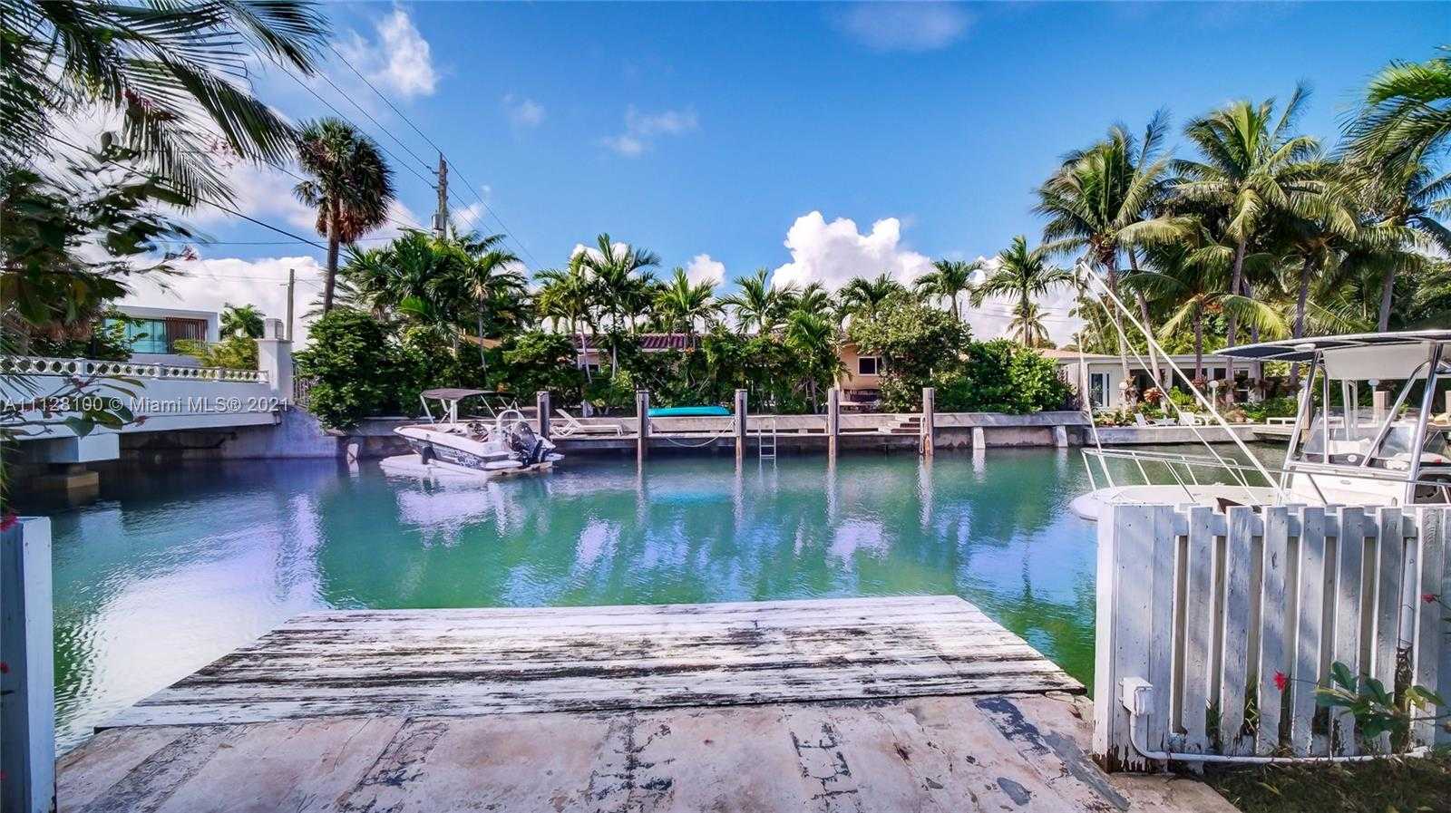Small Image of 7700 Hawthorne Ave, Miami Beach, FL 33141, USA Number 36