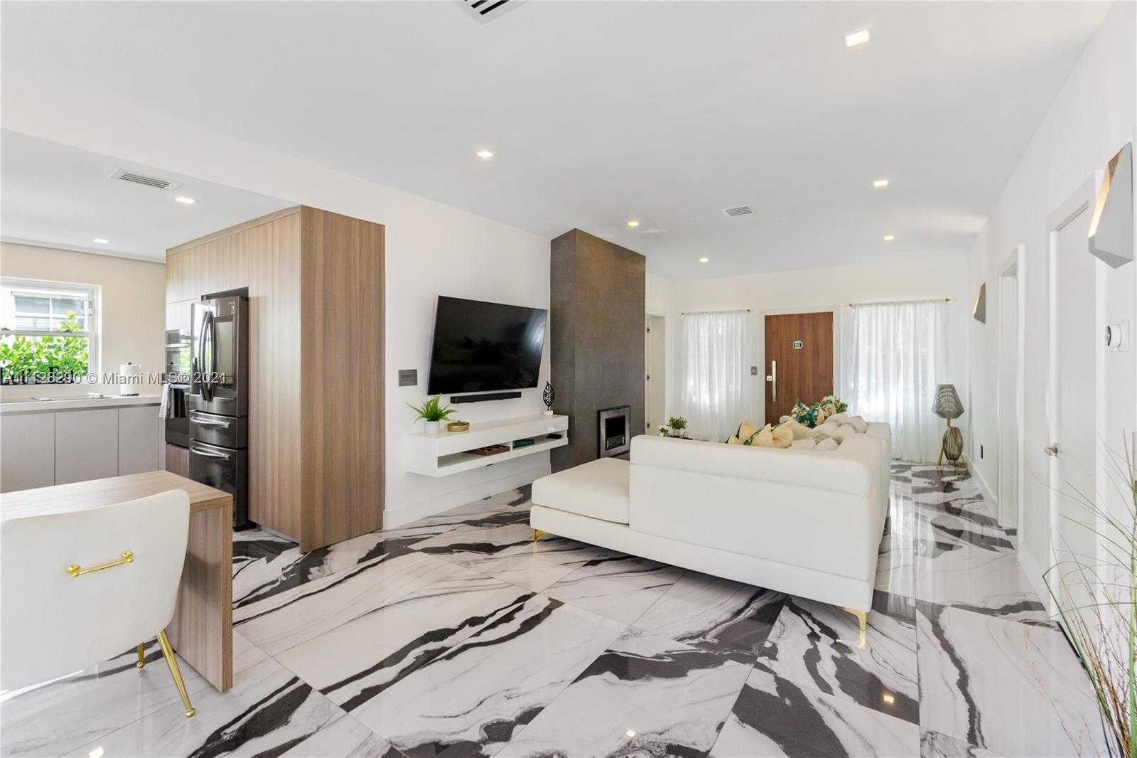 Small Image of 1544 Michigan Ave, Miami Beach, FL 33139, USA Number 2