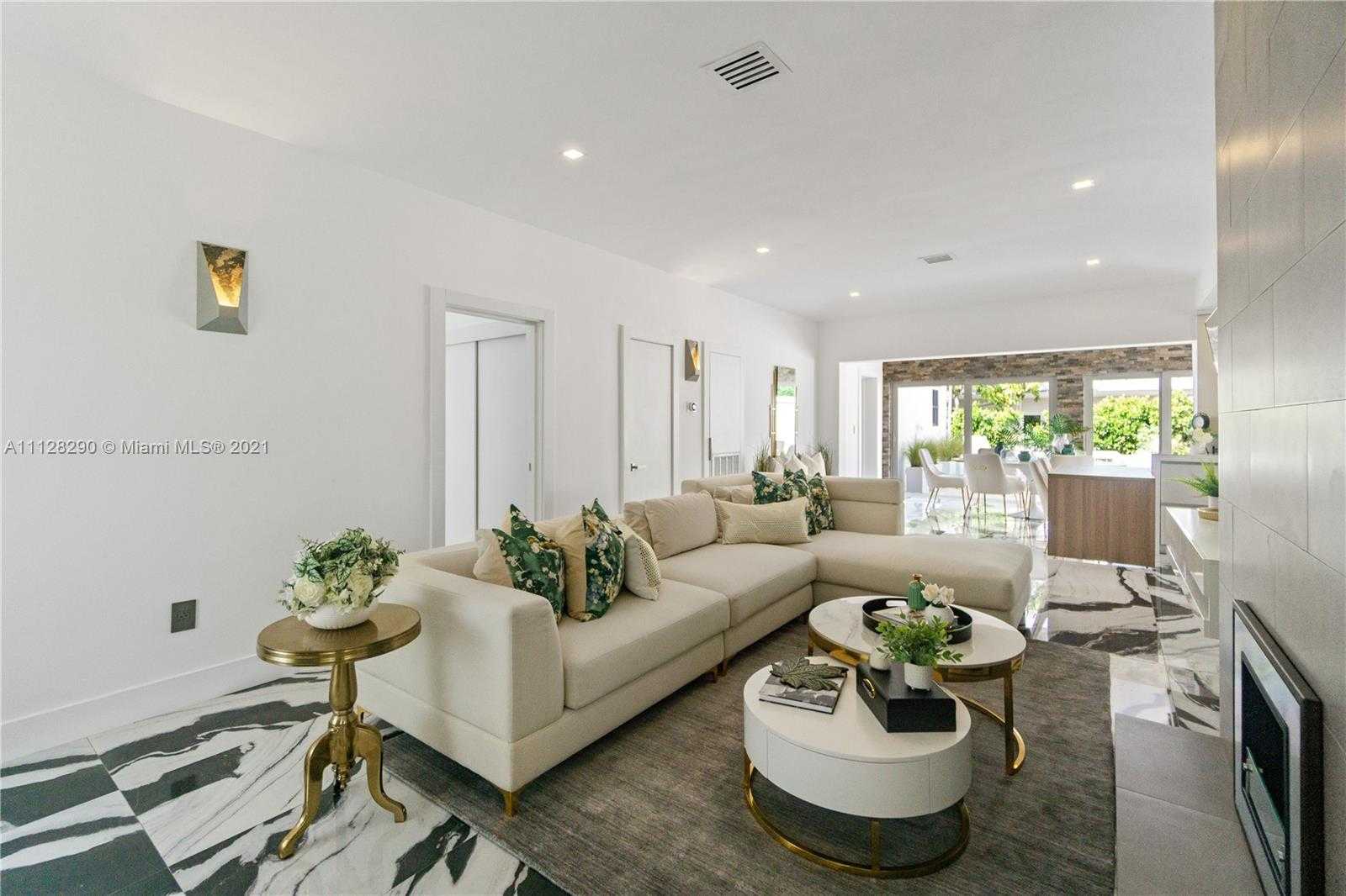 Small Image of 1544 Michigan Ave, Miami Beach, FL 33139, USA Number 4