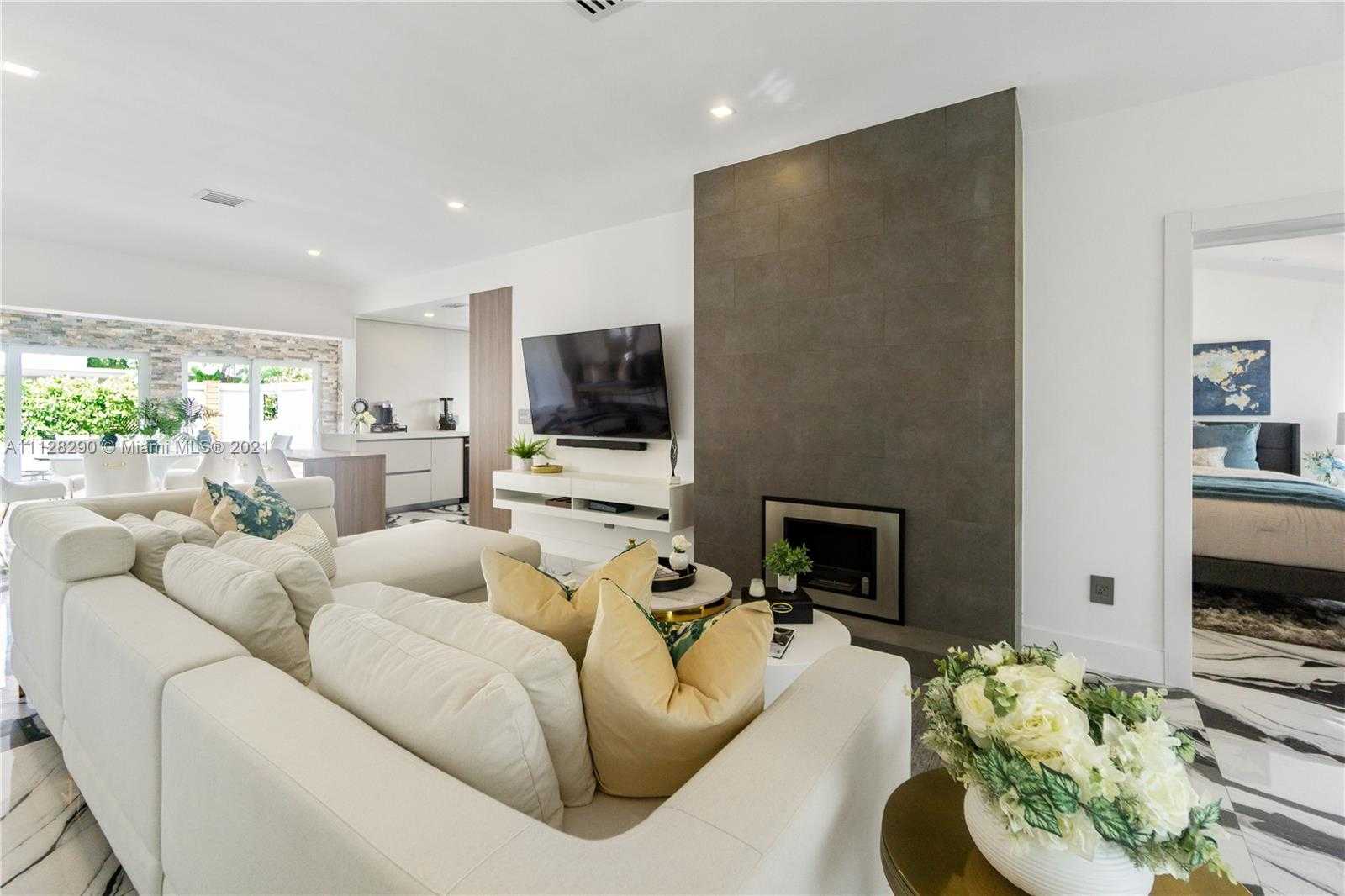 Small Image of 1544 Michigan Ave, Miami Beach, FL 33139, USA Number 5