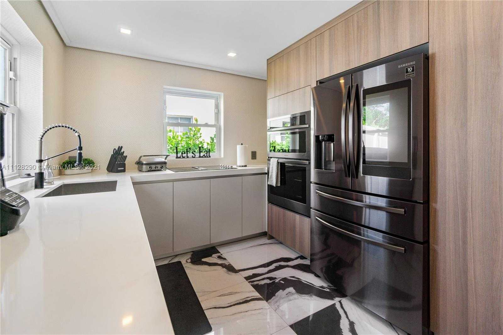 Small Image of 1544 Michigan Ave, Miami Beach, FL 33139, USA Number 7