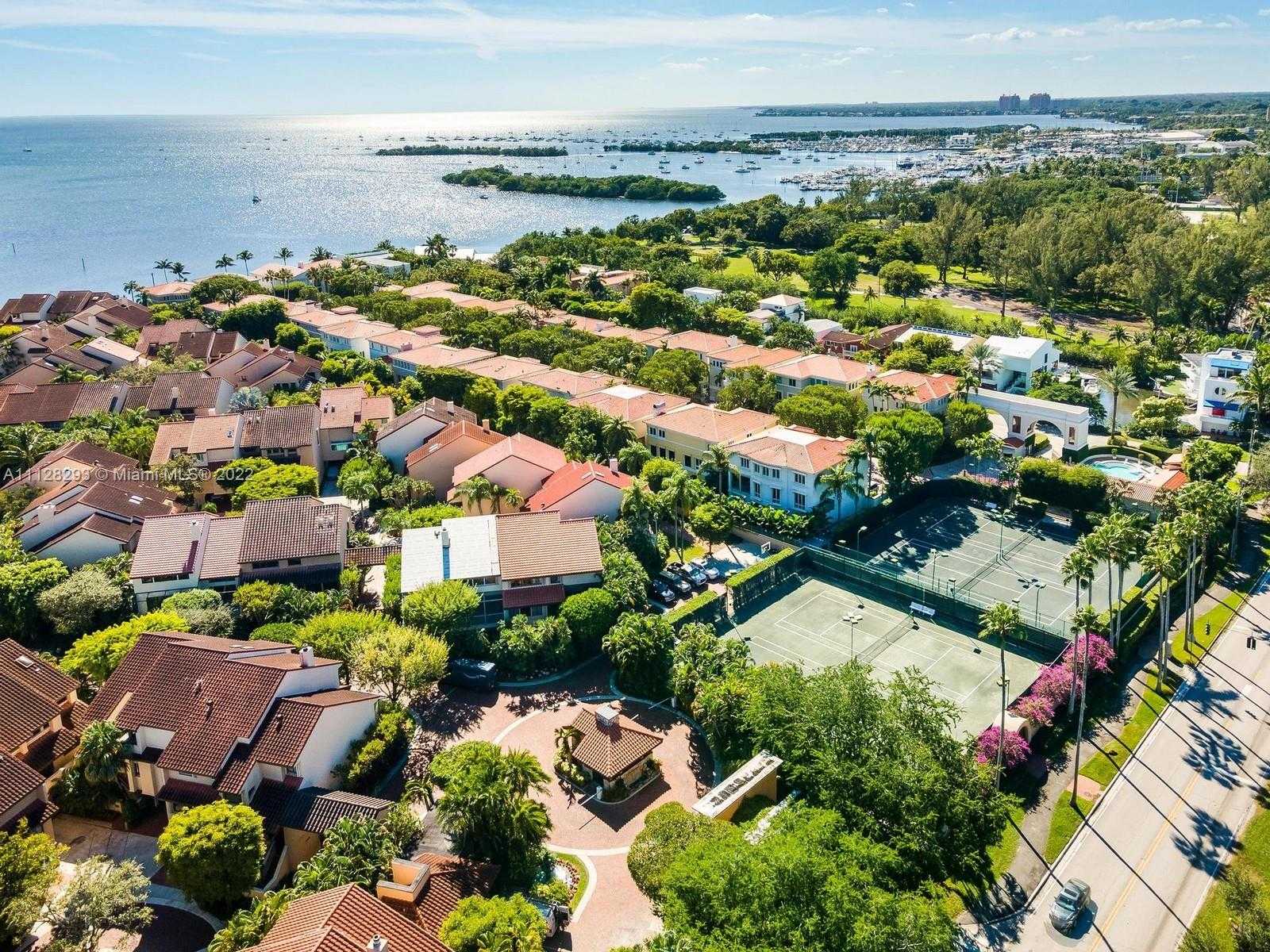 Small Image of 2000 S Bayshore Dr, Coconut Grove, FL 33133, USA Number 5
