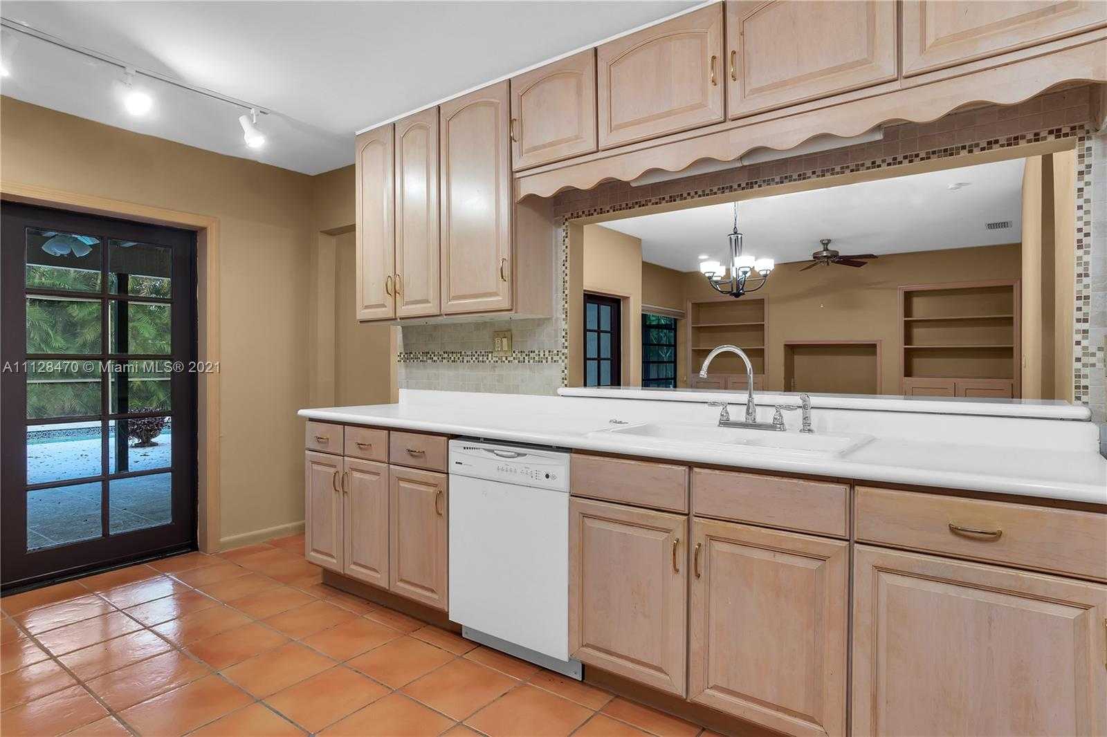 Small Image of 17631 SW 77th Ave, Palmetto Bay, FL 33157, USA Number 12