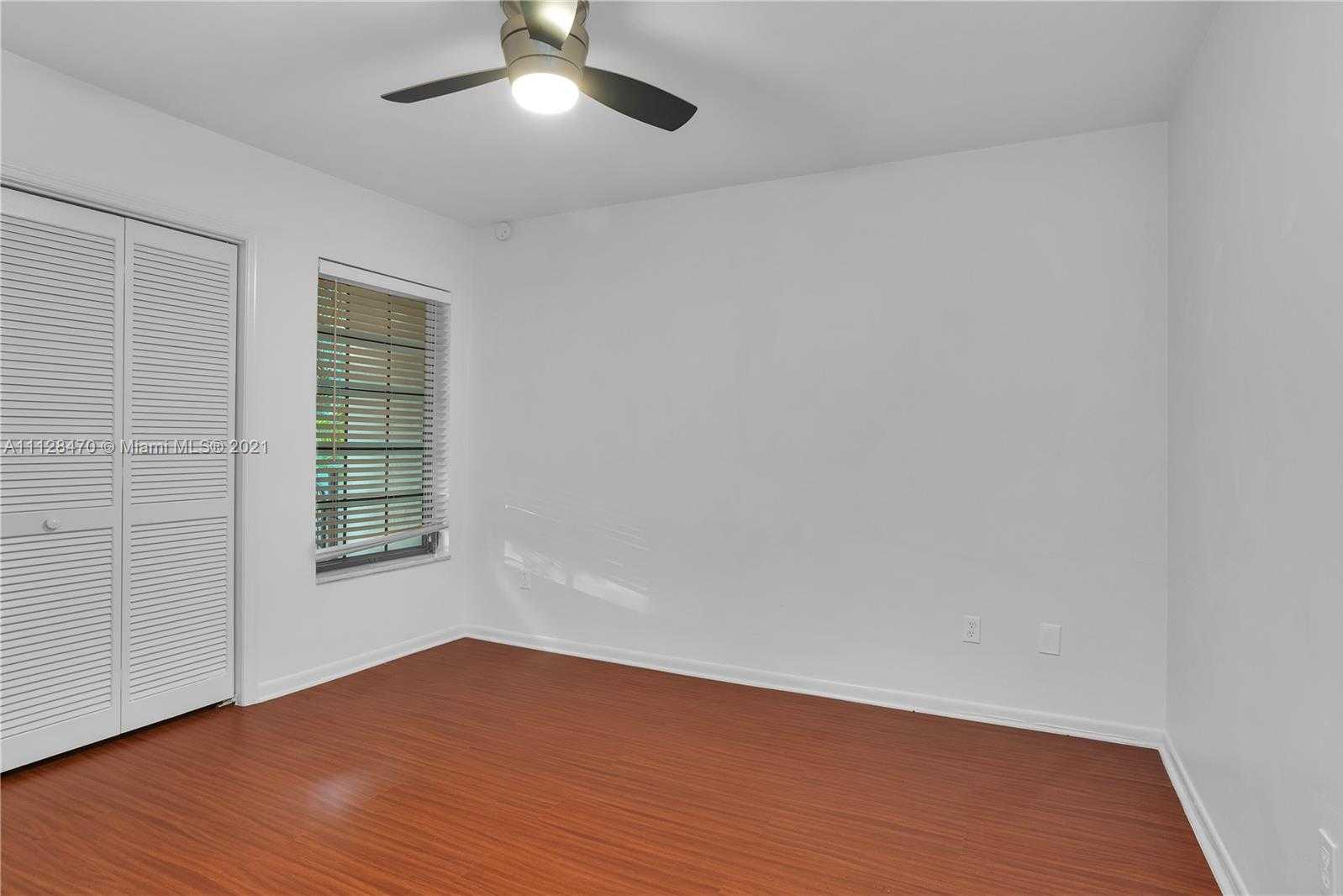 Small Image of 17631 SW 77th Ave, Palmetto Bay, FL 33157, USA Number 21