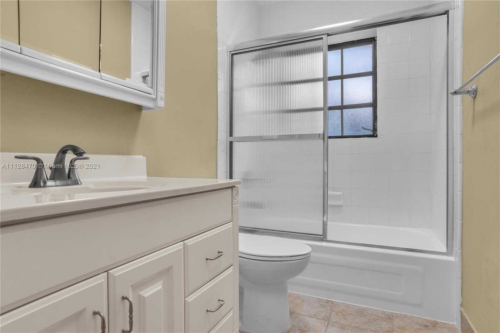 Small Image of 17631 SW 77th Ave, Palmetto Bay, FL 33157, USA Number 23