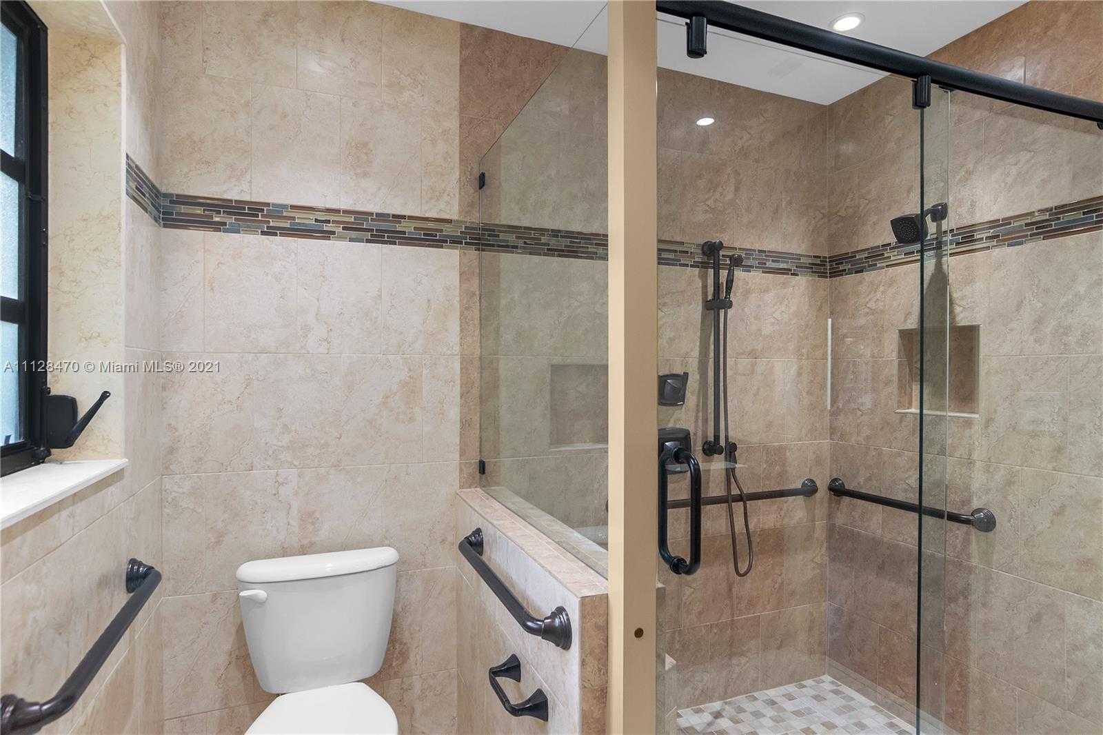 Small Image of 17631 SW 77th Ave, Palmetto Bay, FL 33157, USA Number 26