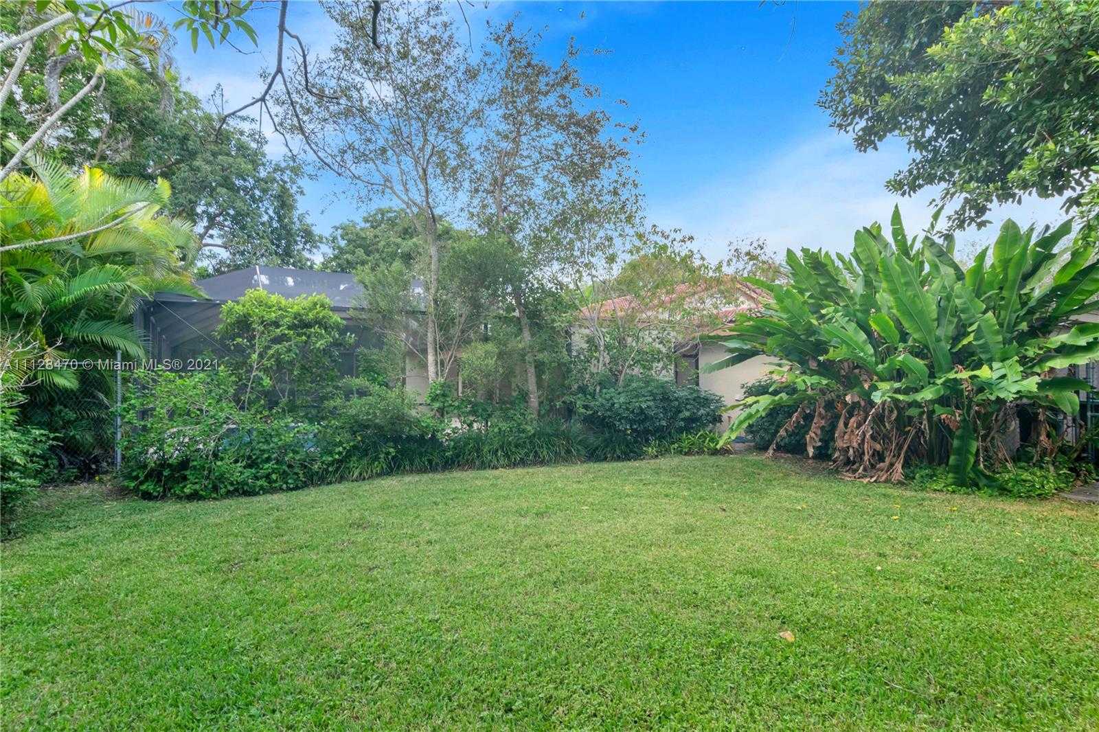 Small Image of 17631 SW 77th Ave, Palmetto Bay, FL 33157, USA Number 9