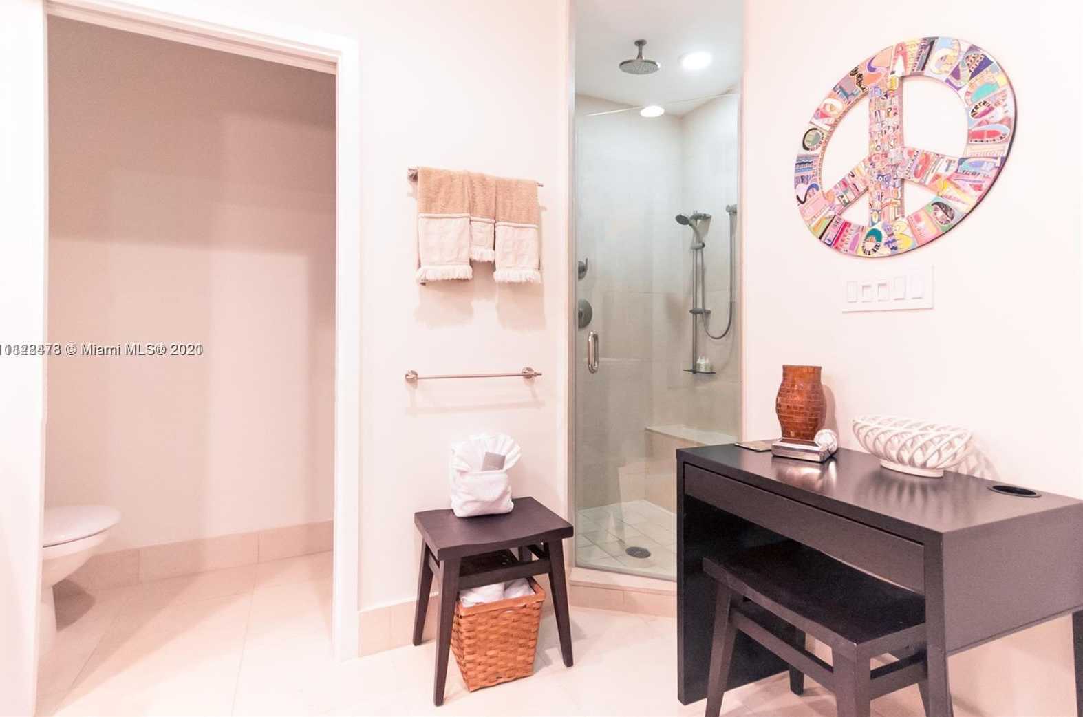 Small Image of 6799 Collins Ave, Miami, FL 33141, USA Number 15