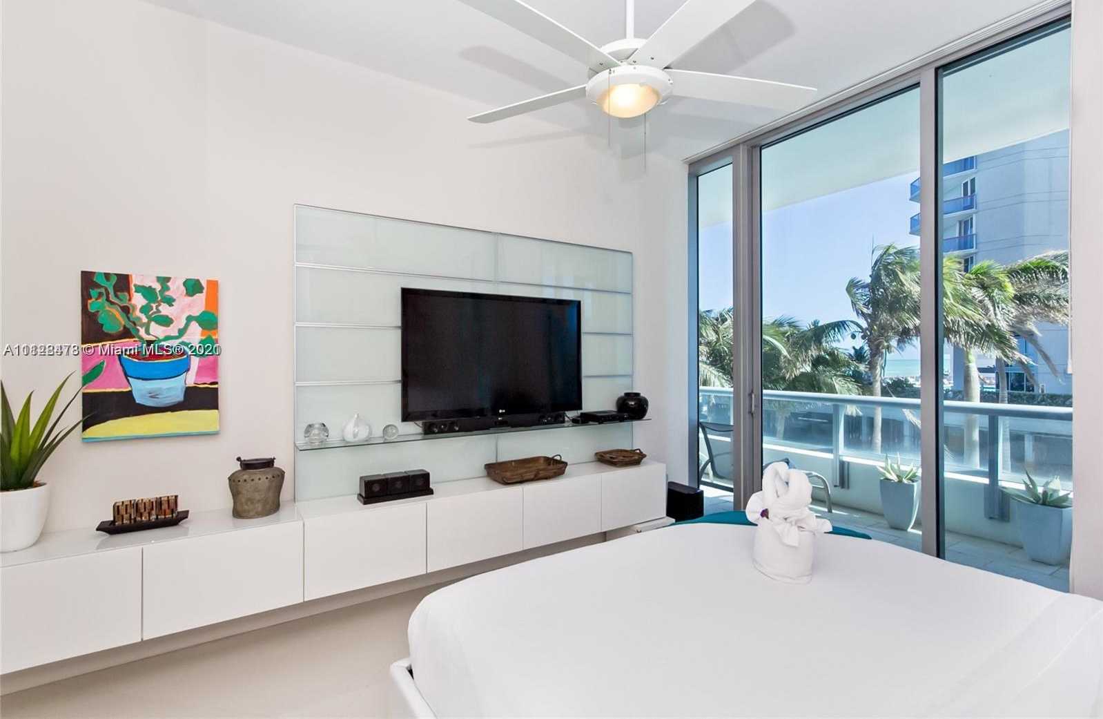 Small Image of 6799 Collins Ave, Miami, FL 33141, USA Number 8