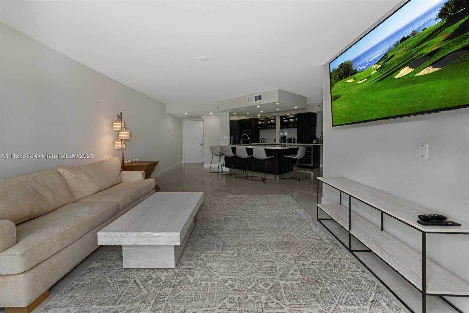 Small Image of 6767 Collins Ave, Miami, FL 33141, USA Number 14