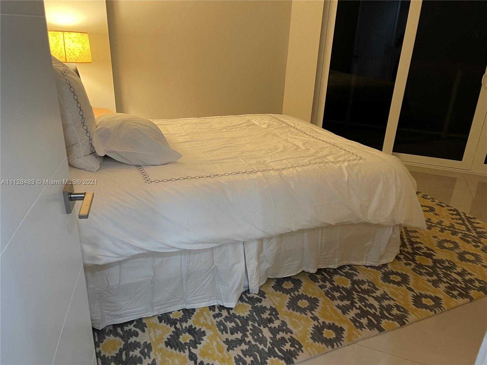Small Image of 6767 Collins Ave, Miami, FL 33141, USA Number 15