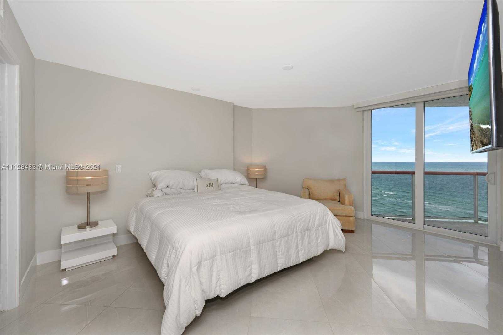 Small Image of 6767 Collins Ave, Miami, FL 33141, USA Number 24