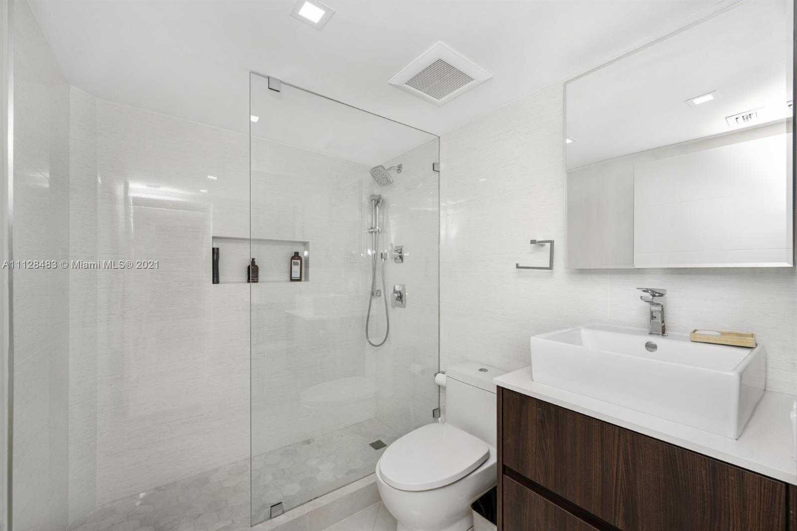 Small Image of 6767 Collins Ave, Miami, FL 33141, USA Number 26