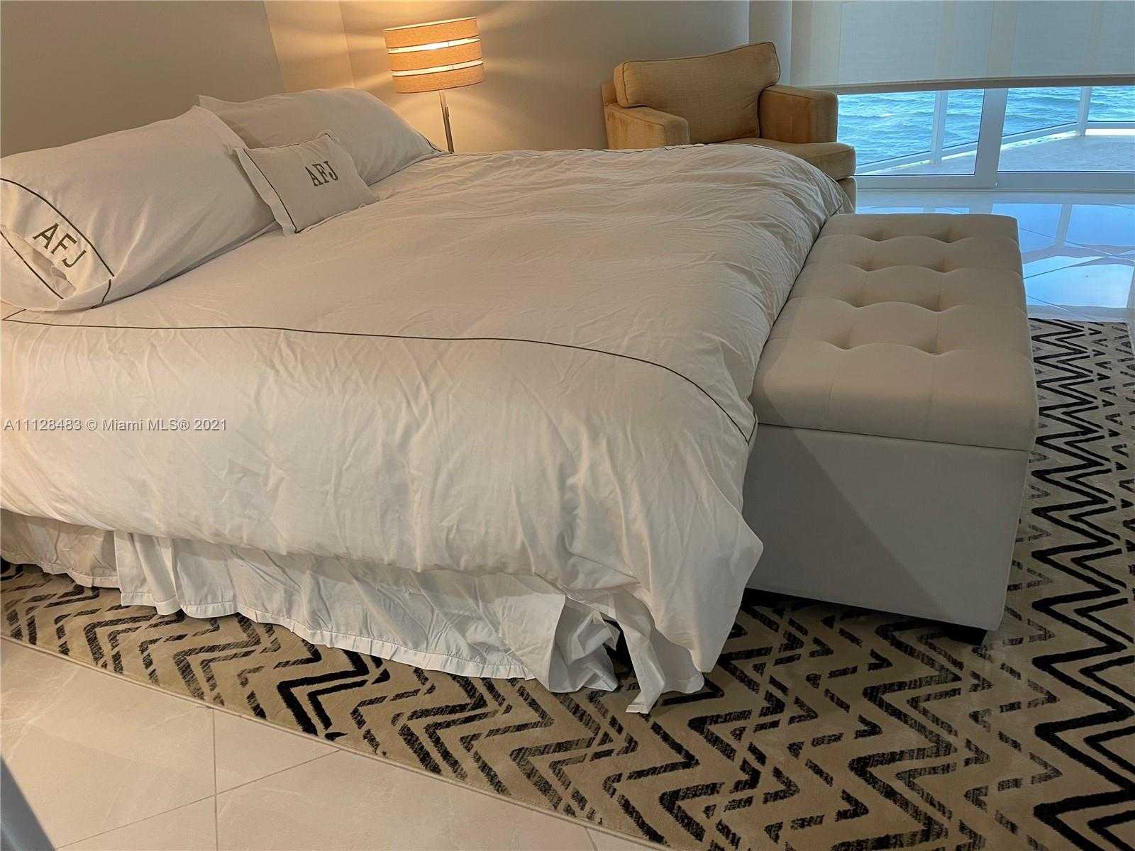 Small Image of 6767 Collins Ave, Miami, FL 33141, USA Number 5