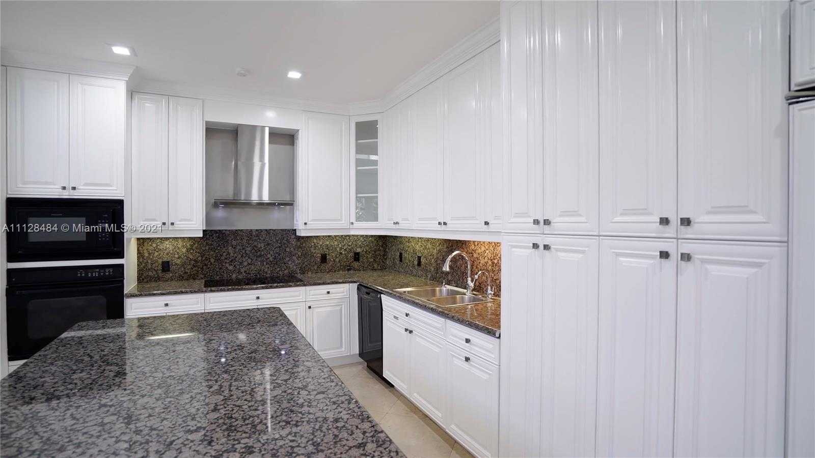 Small Image of 3988 194th Ln, Golden Beach, FL 33160, USA Number 11