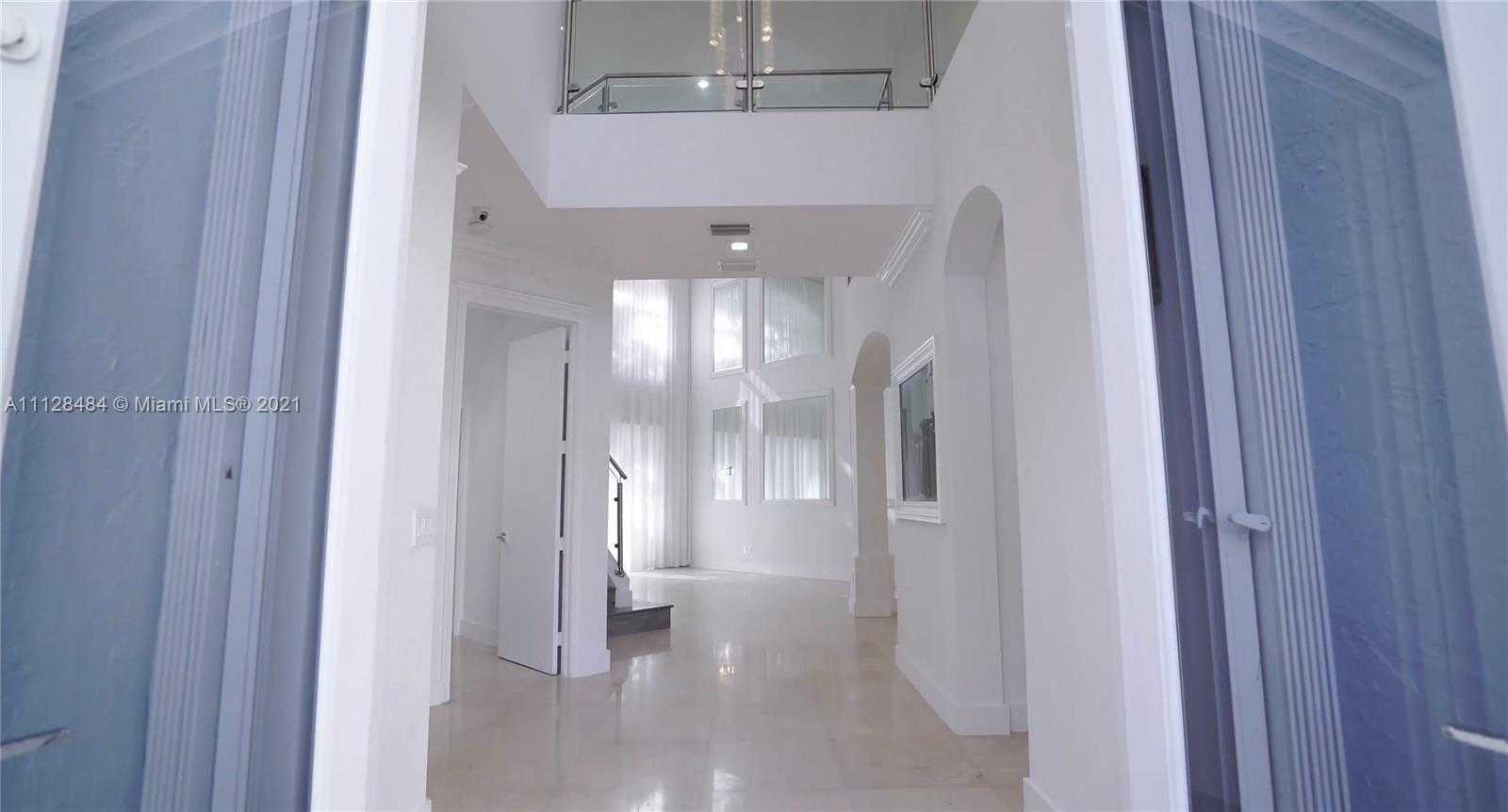 Small Image of 3988 194th Ln, Golden Beach, FL 33160, USA Number 2