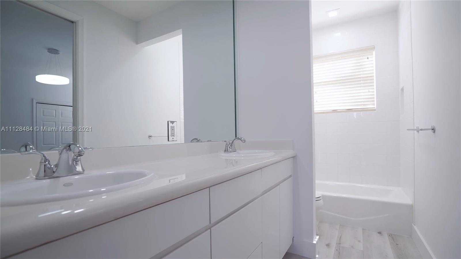Small Image of 3988 194th Ln, Golden Beach, FL 33160, USA Number 24