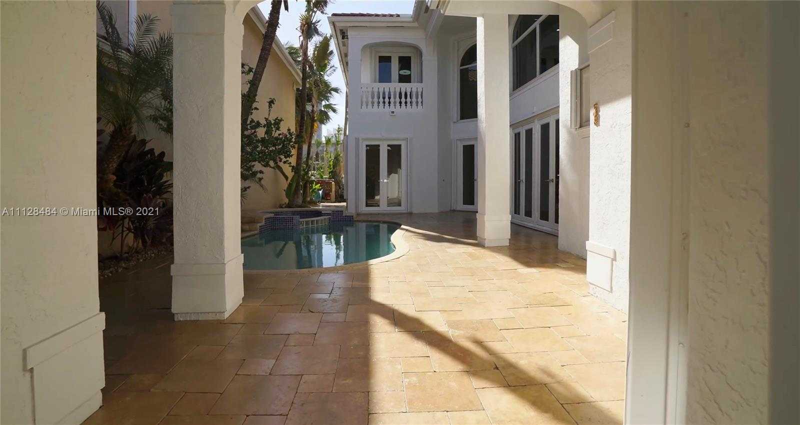 Small Image of 3988 194th Ln, Golden Beach, FL 33160, USA Number 30