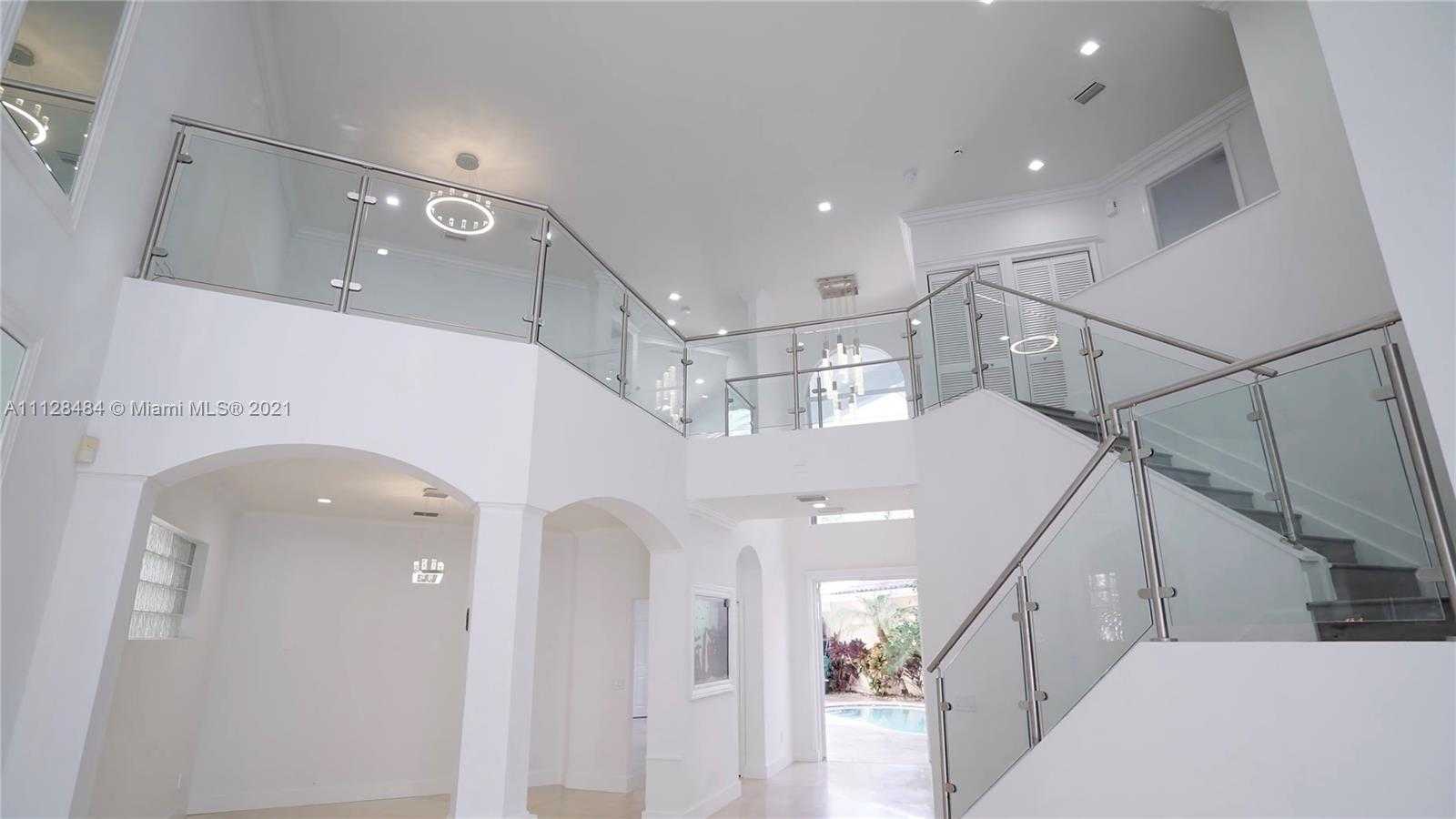 Small Image of 3988 194th Ln, Golden Beach, FL 33160, USA Number 5