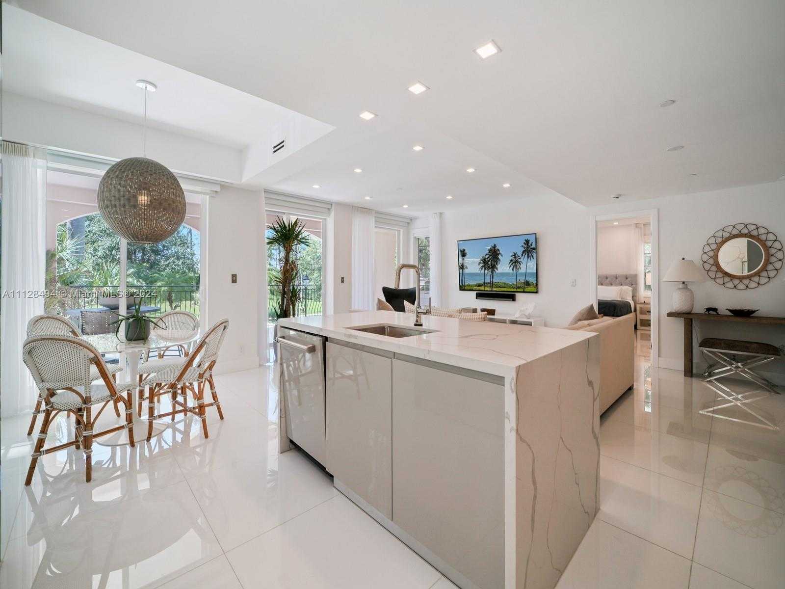 Small Image of 19117 Fisher Island Dr, Miami Beach, FL 33109, USA Number 10