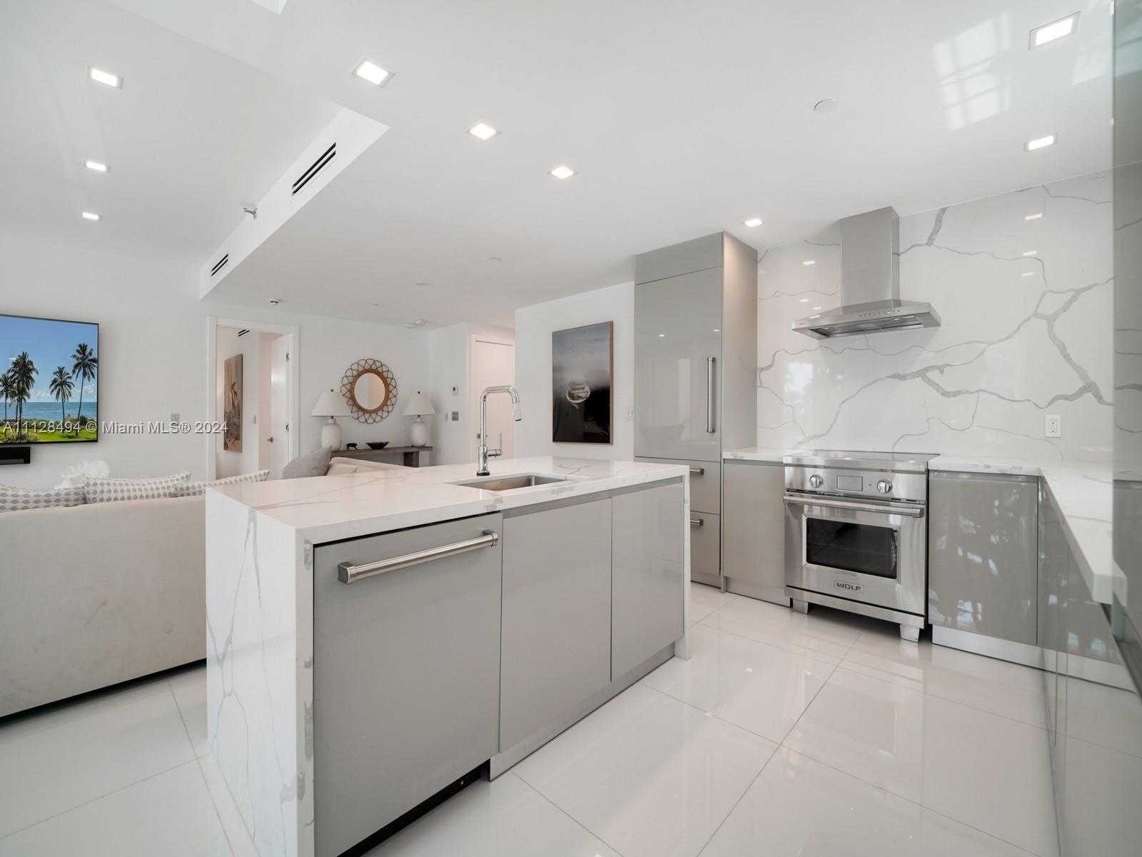 Small Image of 19117 Fisher Island Dr, Miami Beach, FL 33109, USA Number 11