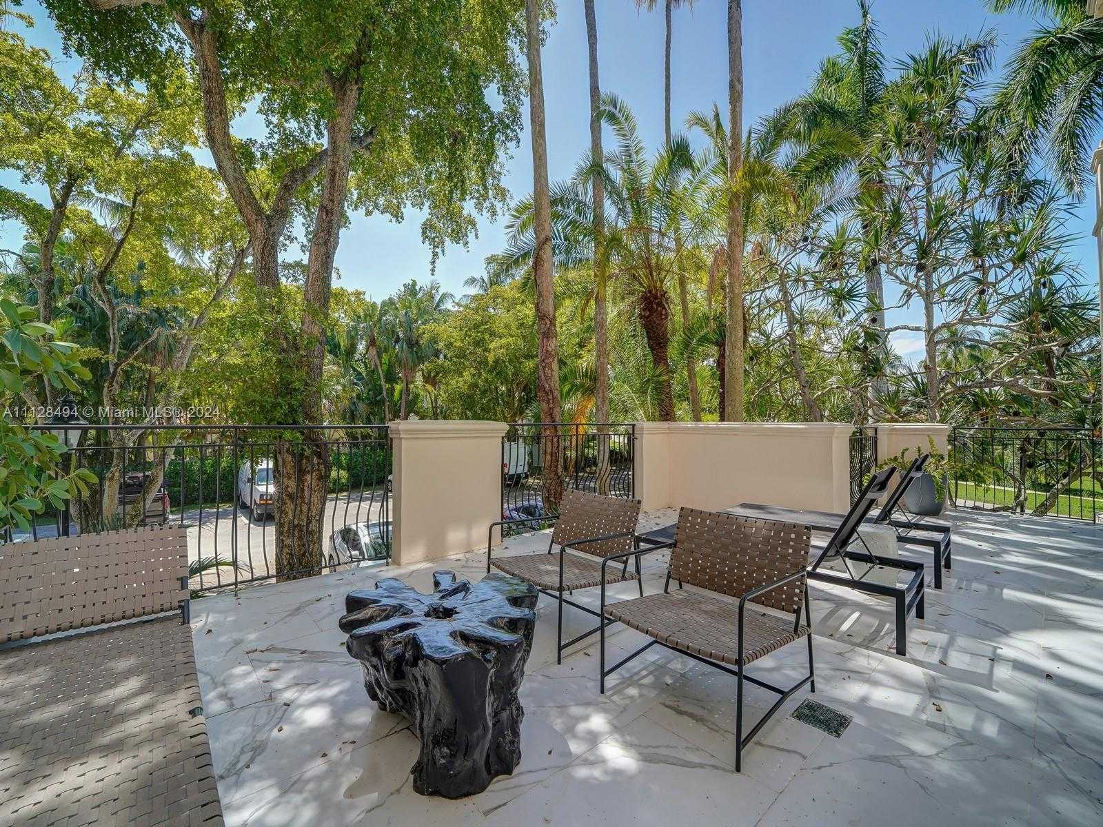 Small Image of 19117 Fisher Island Dr, Miami Beach, FL 33109, USA Number 24