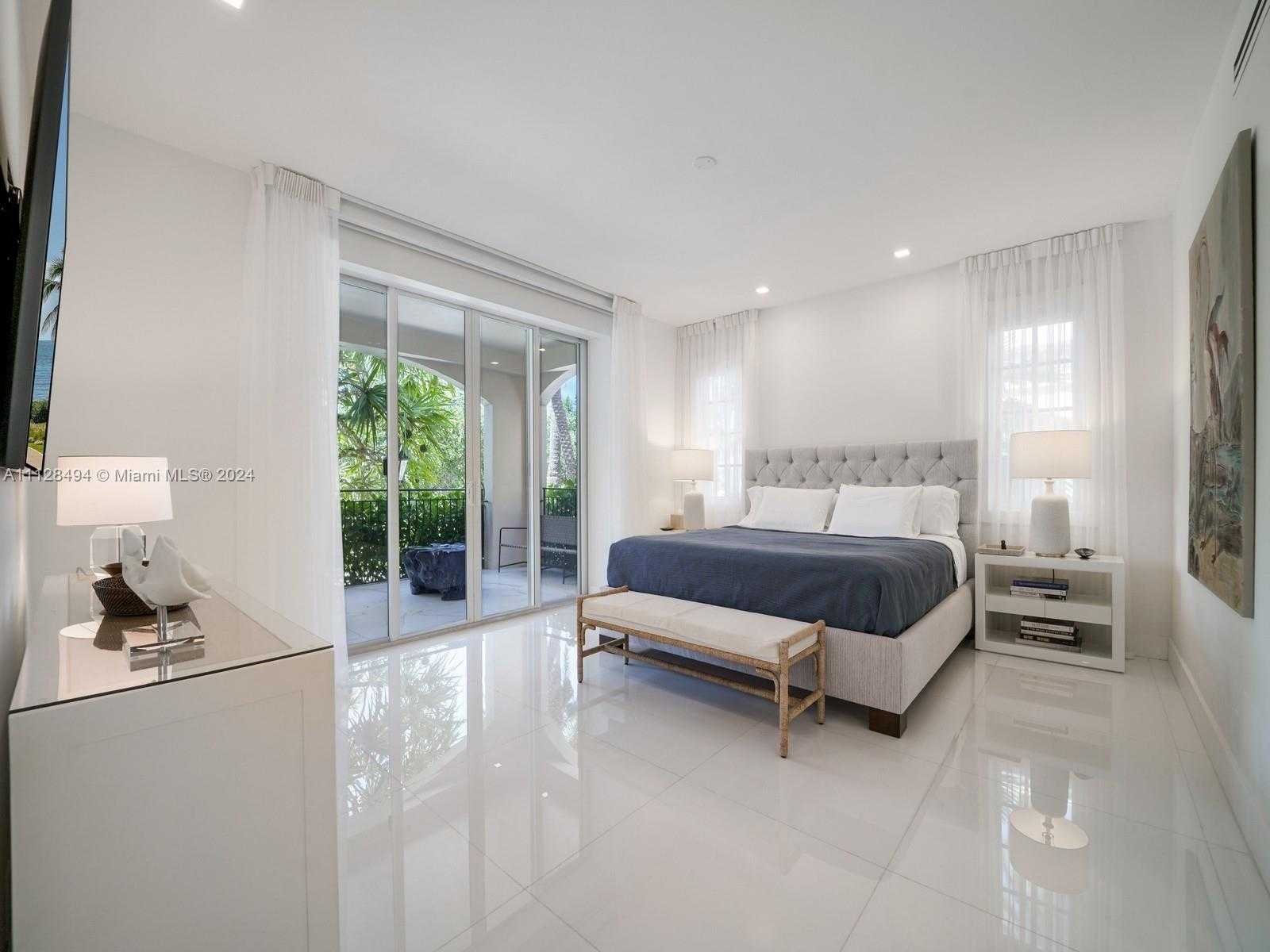Small Image of 19117 Fisher Island Dr, Miami Beach, FL 33109, USA Number 26