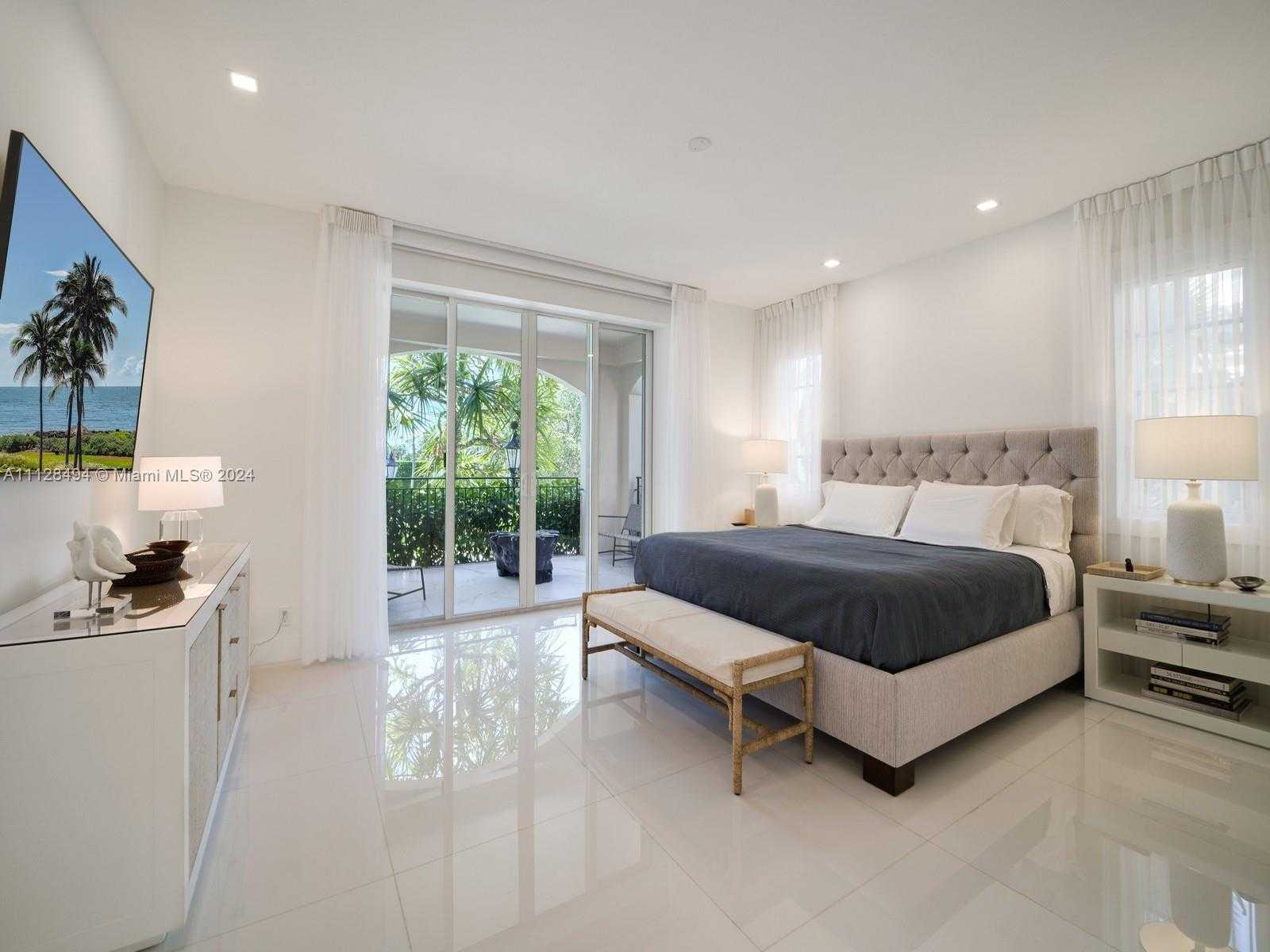 Small Image of 19117 Fisher Island Dr, Miami Beach, FL 33109, USA Number 27
