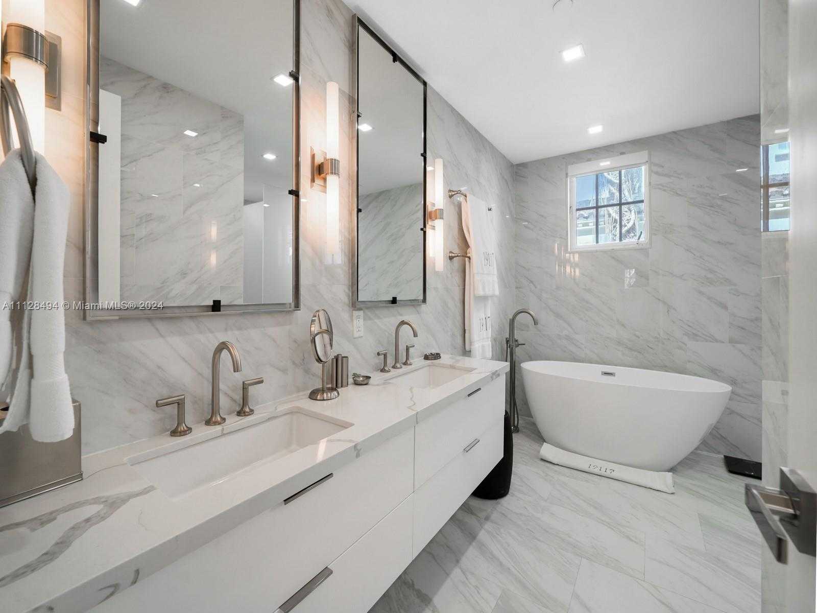 Small Image of 19117 Fisher Island Dr, Miami Beach, FL 33109, USA Number 30